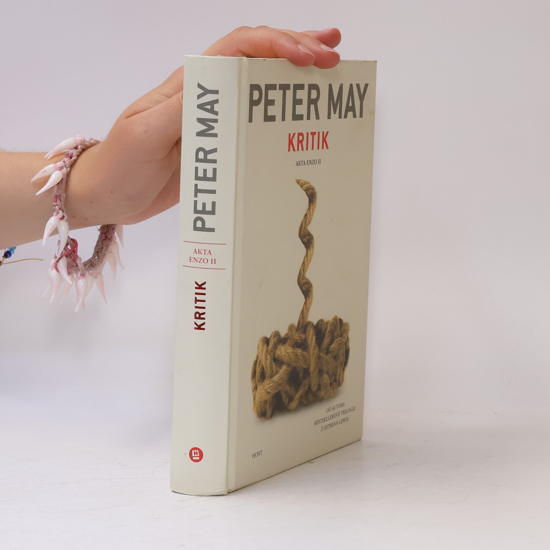 Peter May Kritik