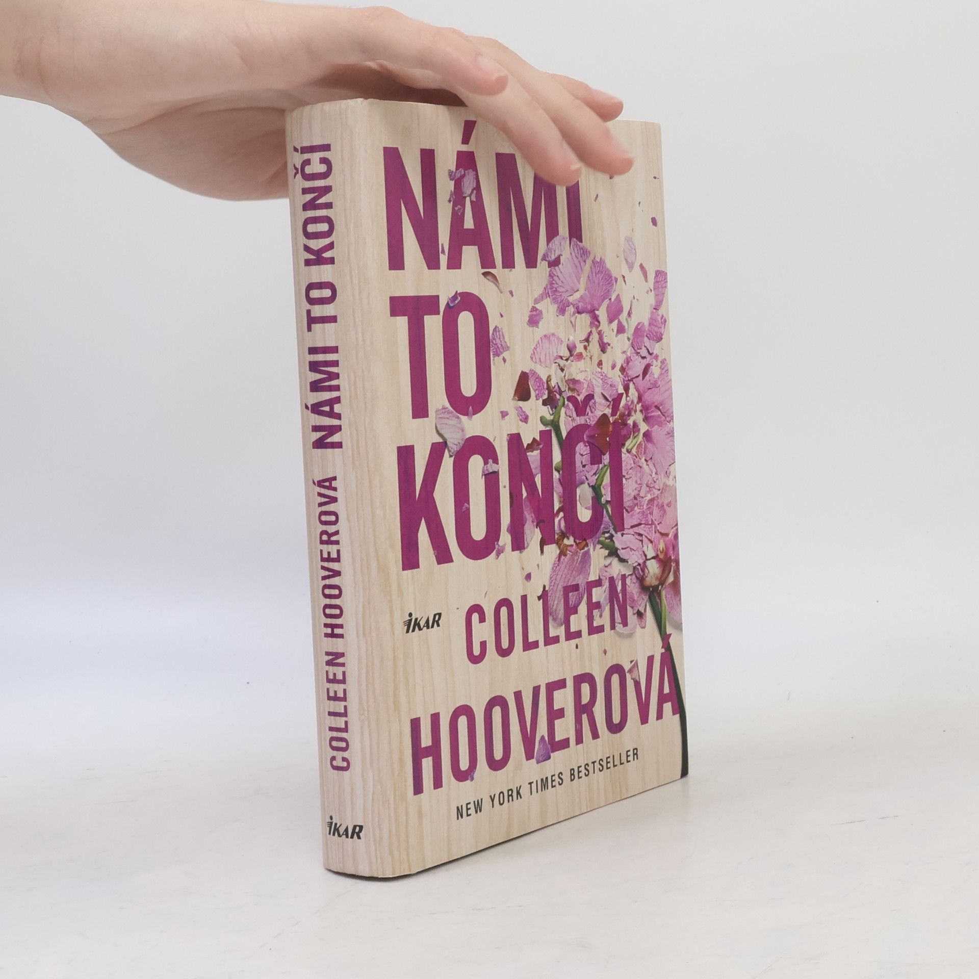 Colleen Hoover Námi to končí