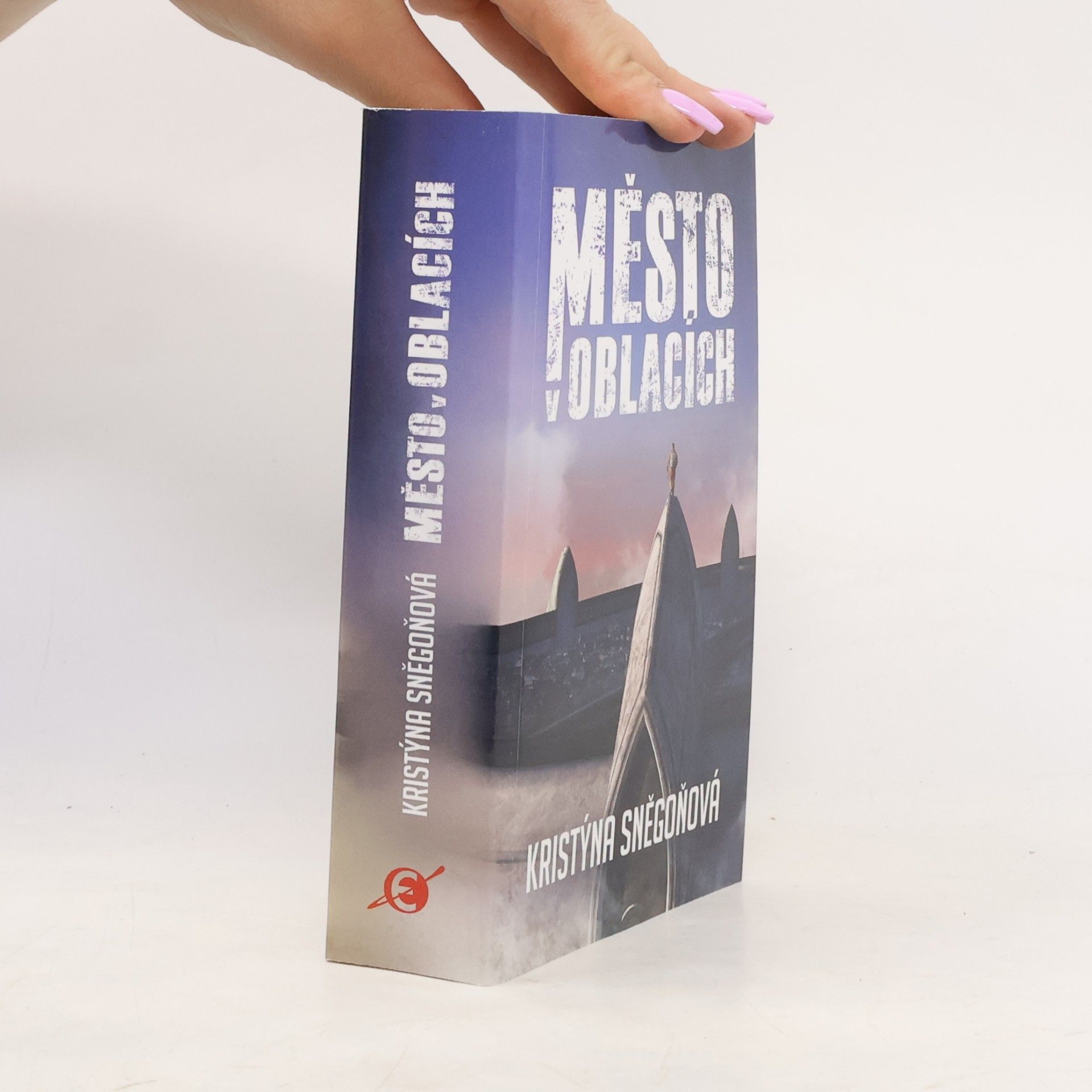 Kristýna Sněgoňová Město v oblacích