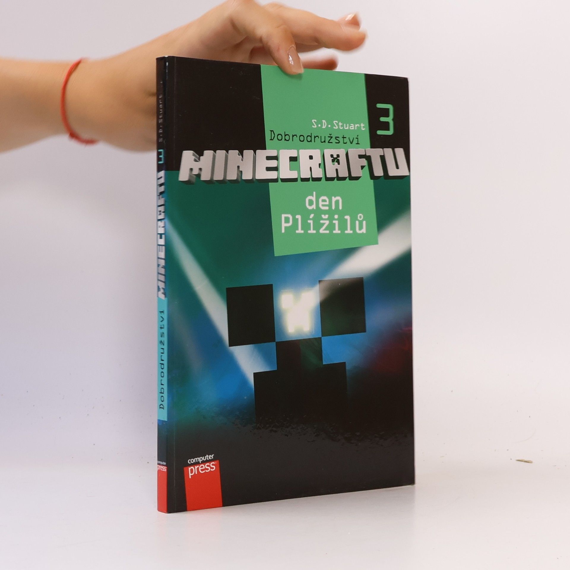 Steve DeWinter Dobrodružství Minecraftu. 3, Den Plížilů