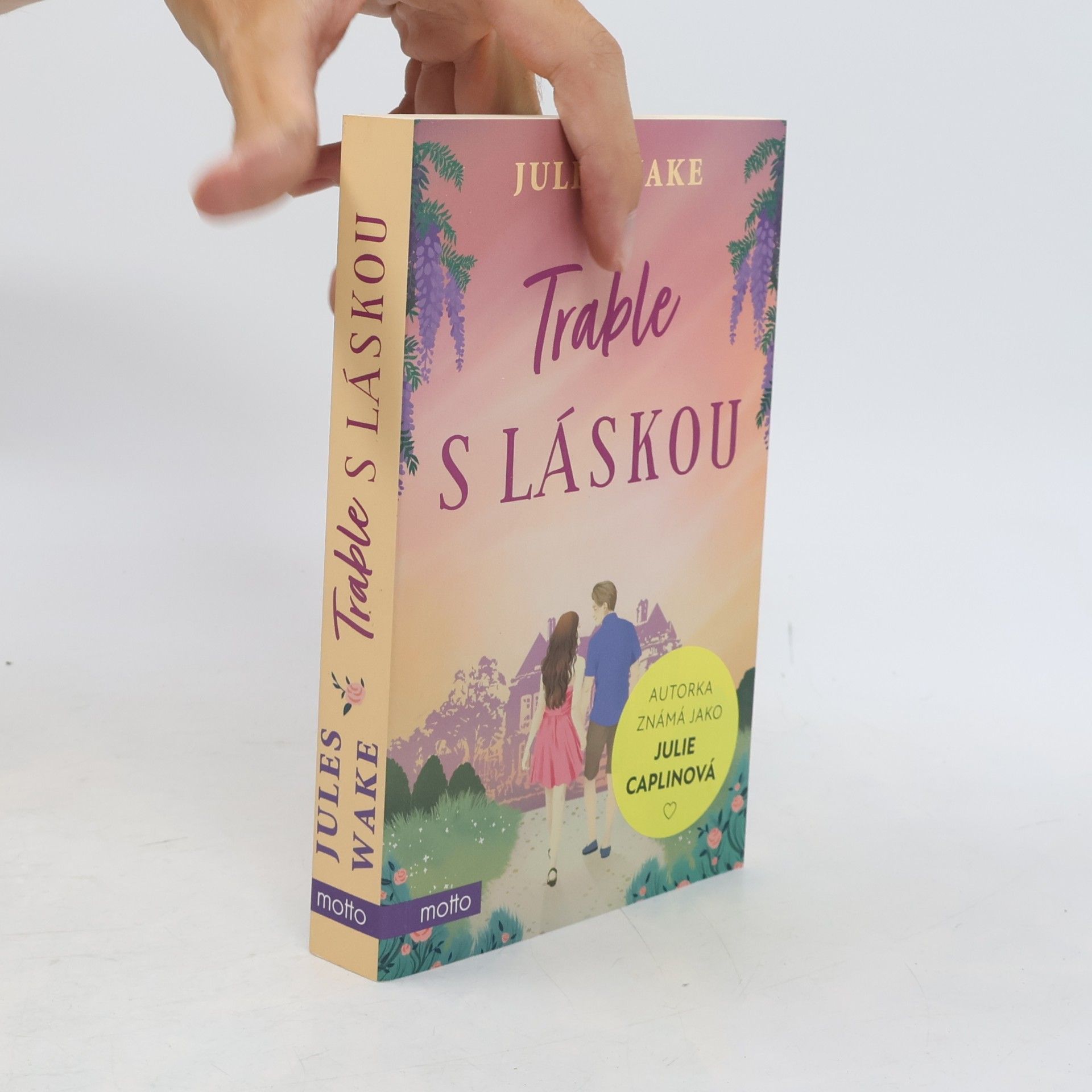 Julie Caplinová Trable s láskou