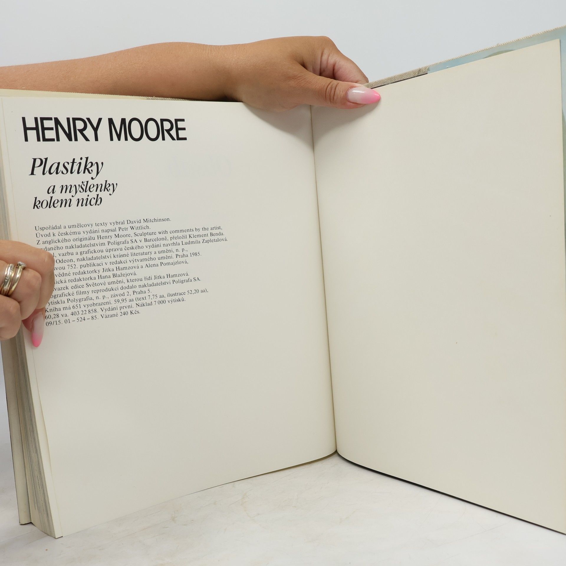 Henry Moore Henry Moore. Plastiky a myšlenky kolem nich