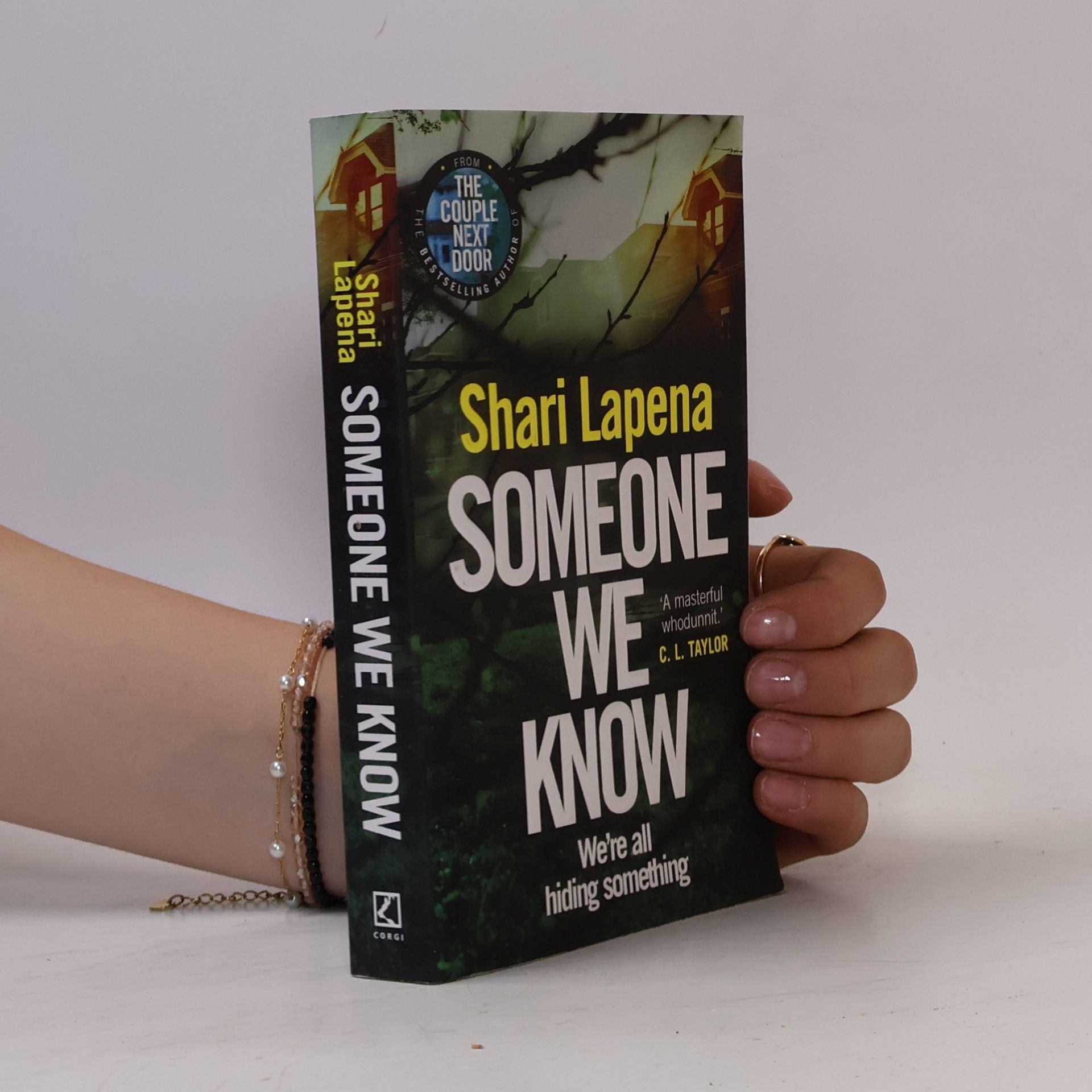 Shari Lapena Someone we know