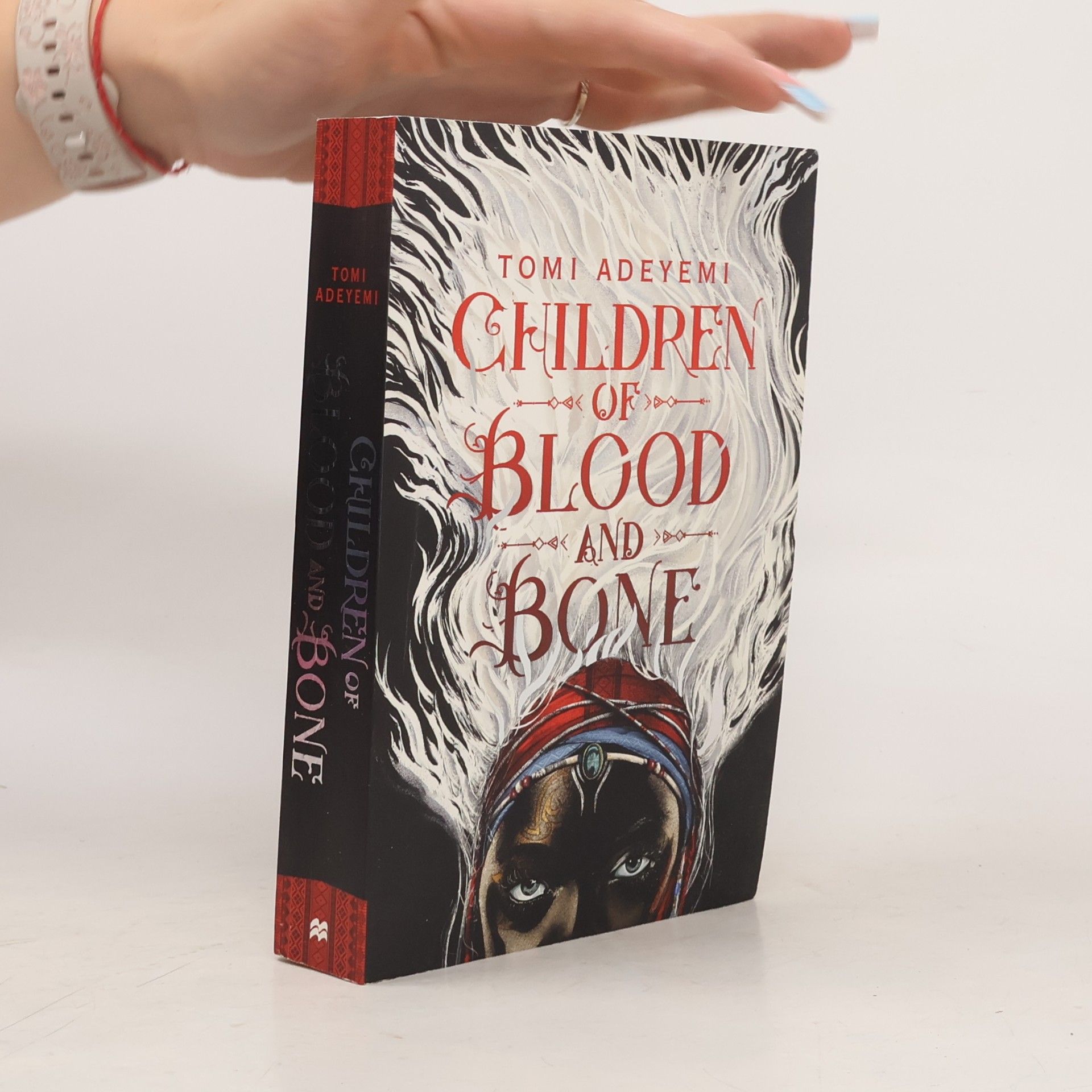 Tomi Adeyemi Children of blood and bone