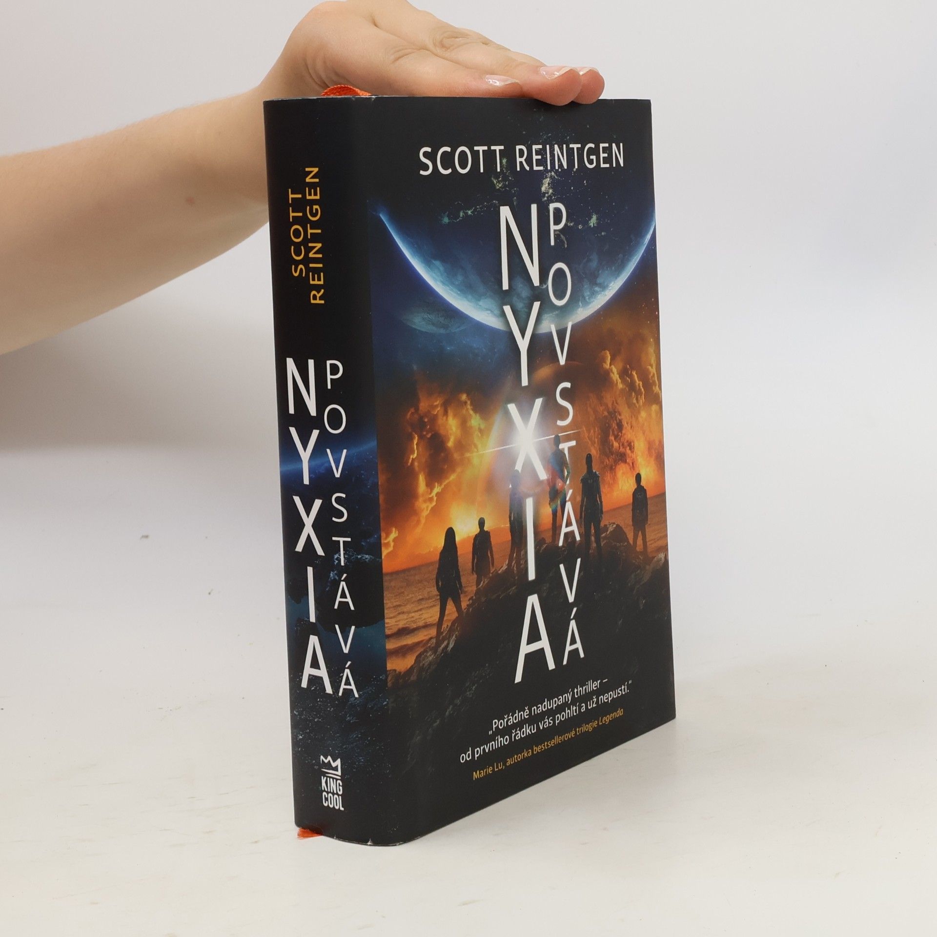 Scott Reintgen Nyxia povstává