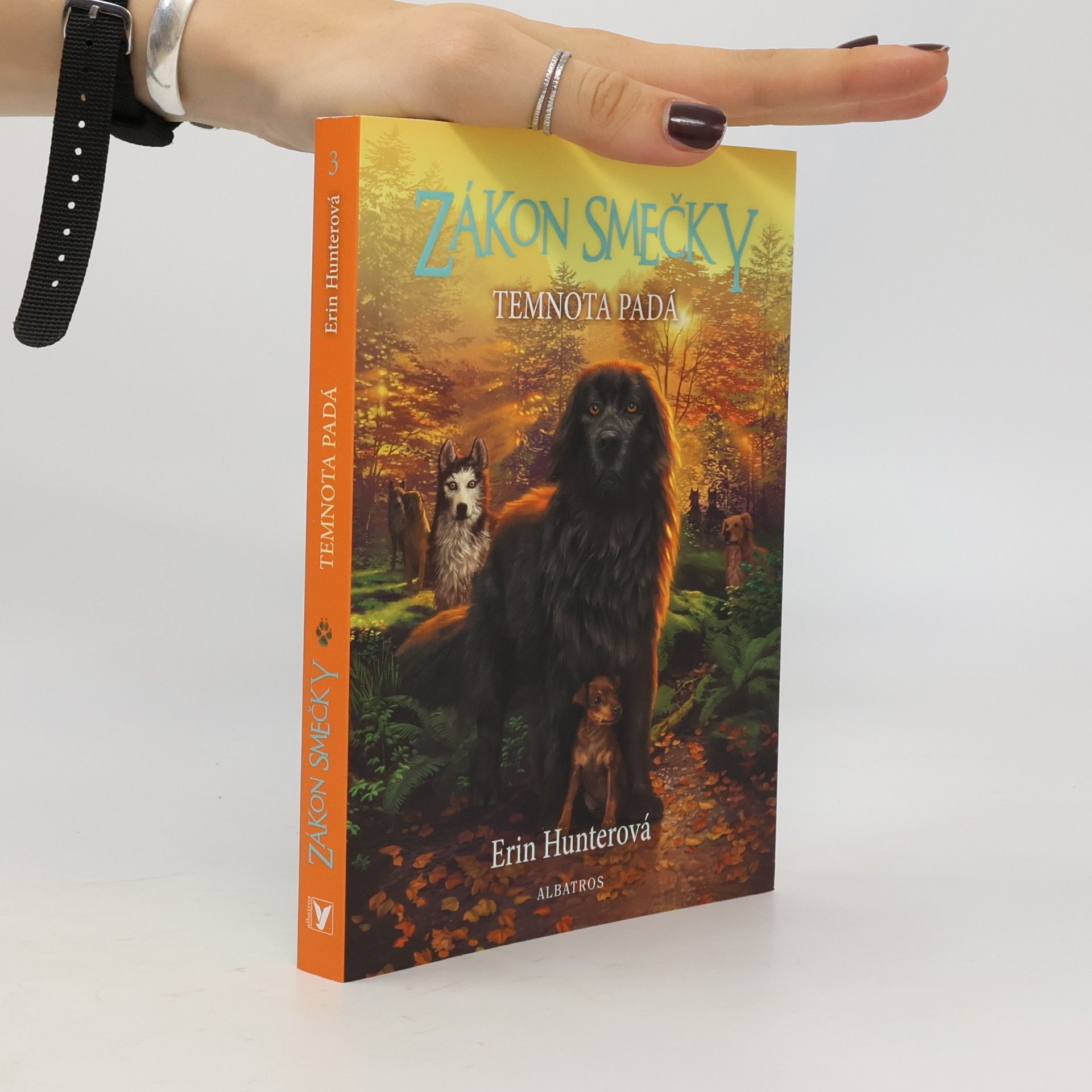 Erin Hunter Zákon smečky: Temnota padá