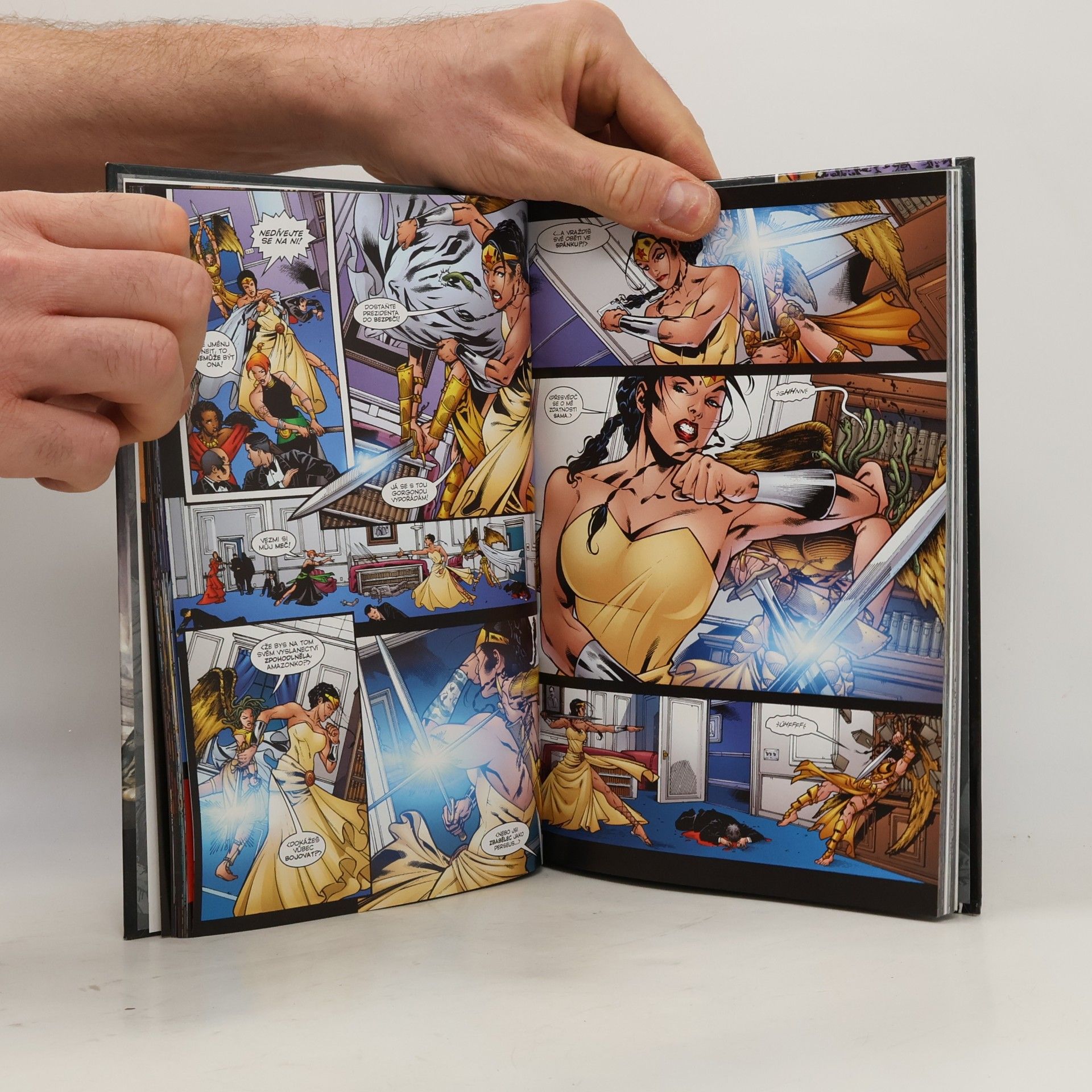 Greg Rucka Wonder Woman. Oči Gorgony
