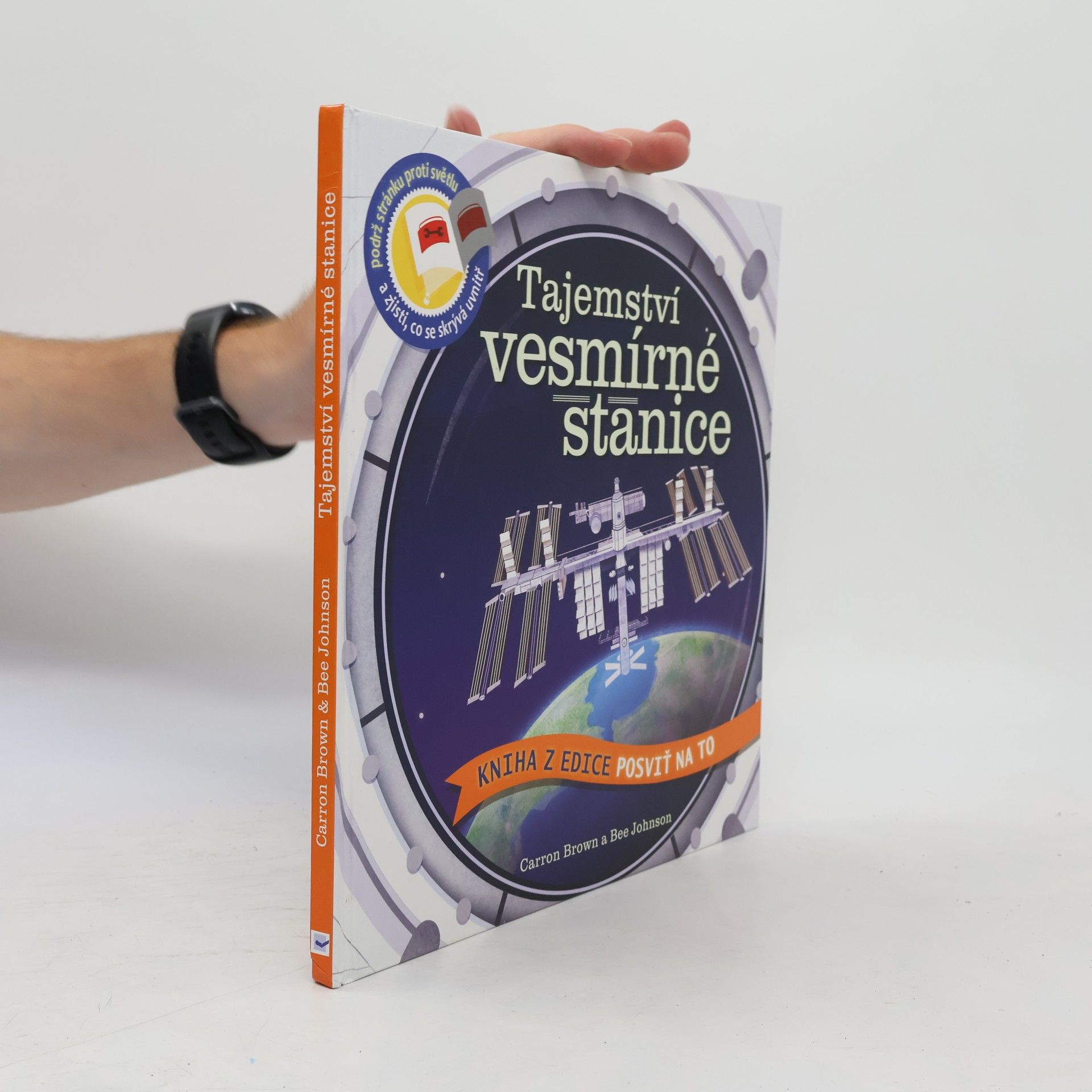 Carron Brown Tajemství vesmírné stanice