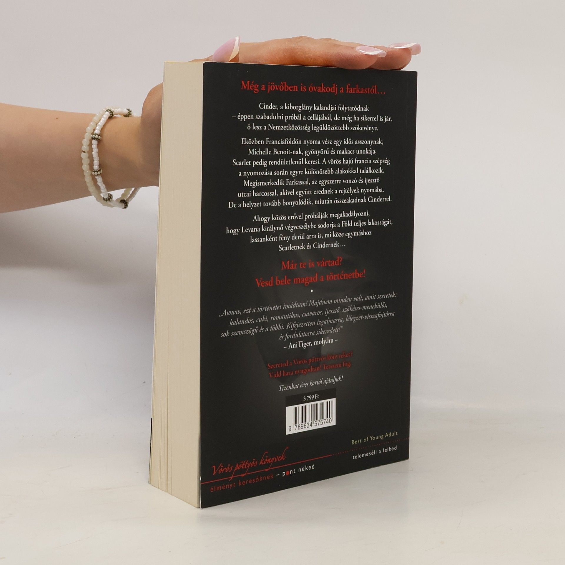 Marissa Meyer Holdbéli krónikák - 2: Scarlet
