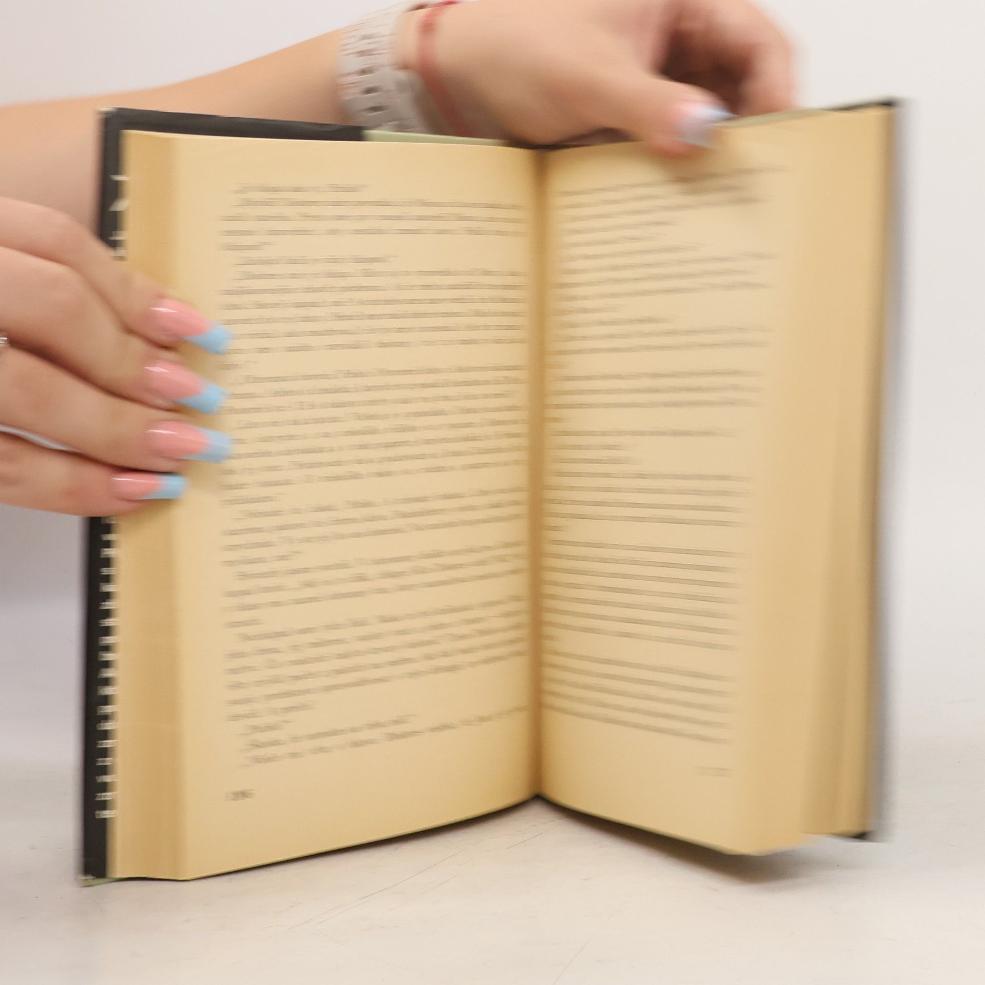 John D. MacDonald Umrieť v purpurovej krajine. Cena vraždy. Dohodnúť sa so žralokom