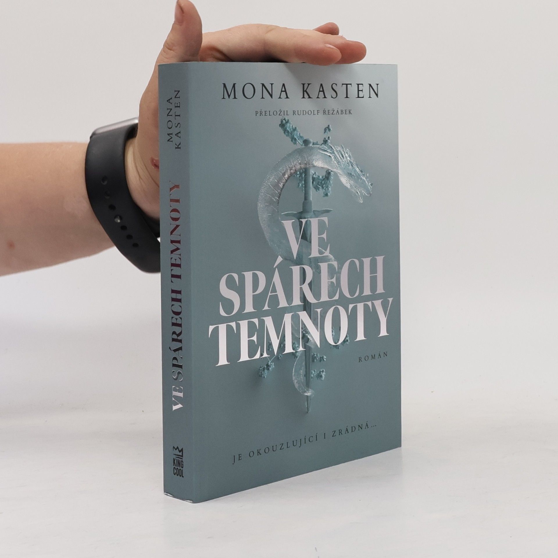 Ve spárech temnoty