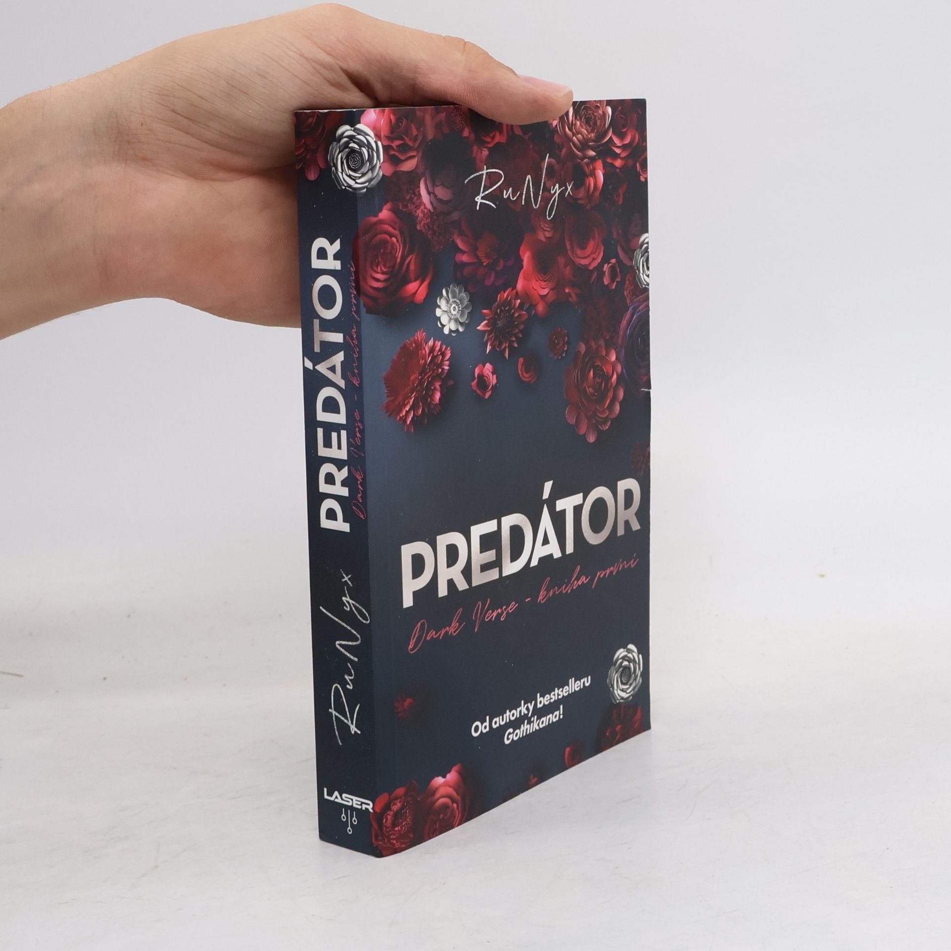 Aleš Procházka Dark Verse. Kniha první, Predátor