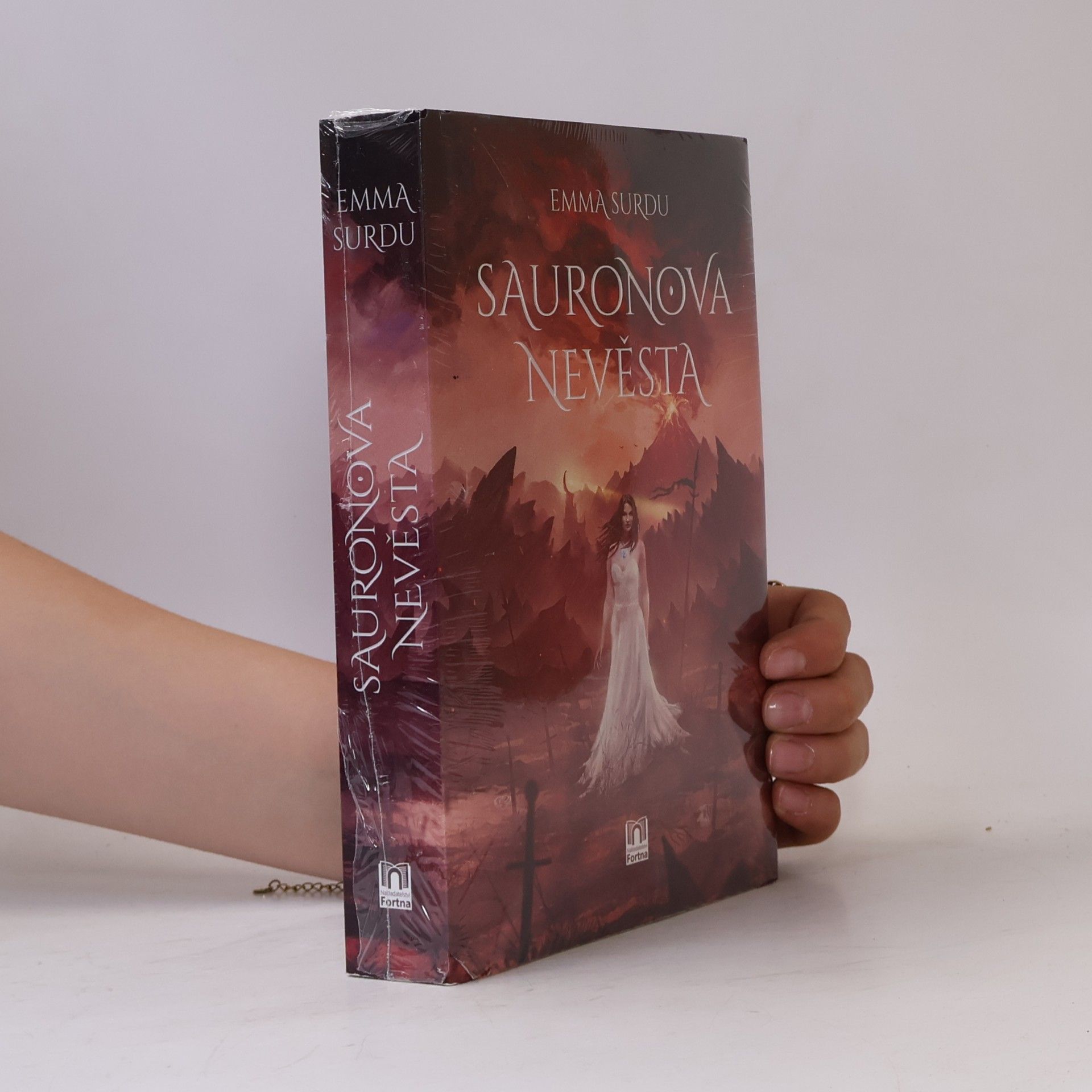 Emma Surdu Sauronova nevěsta