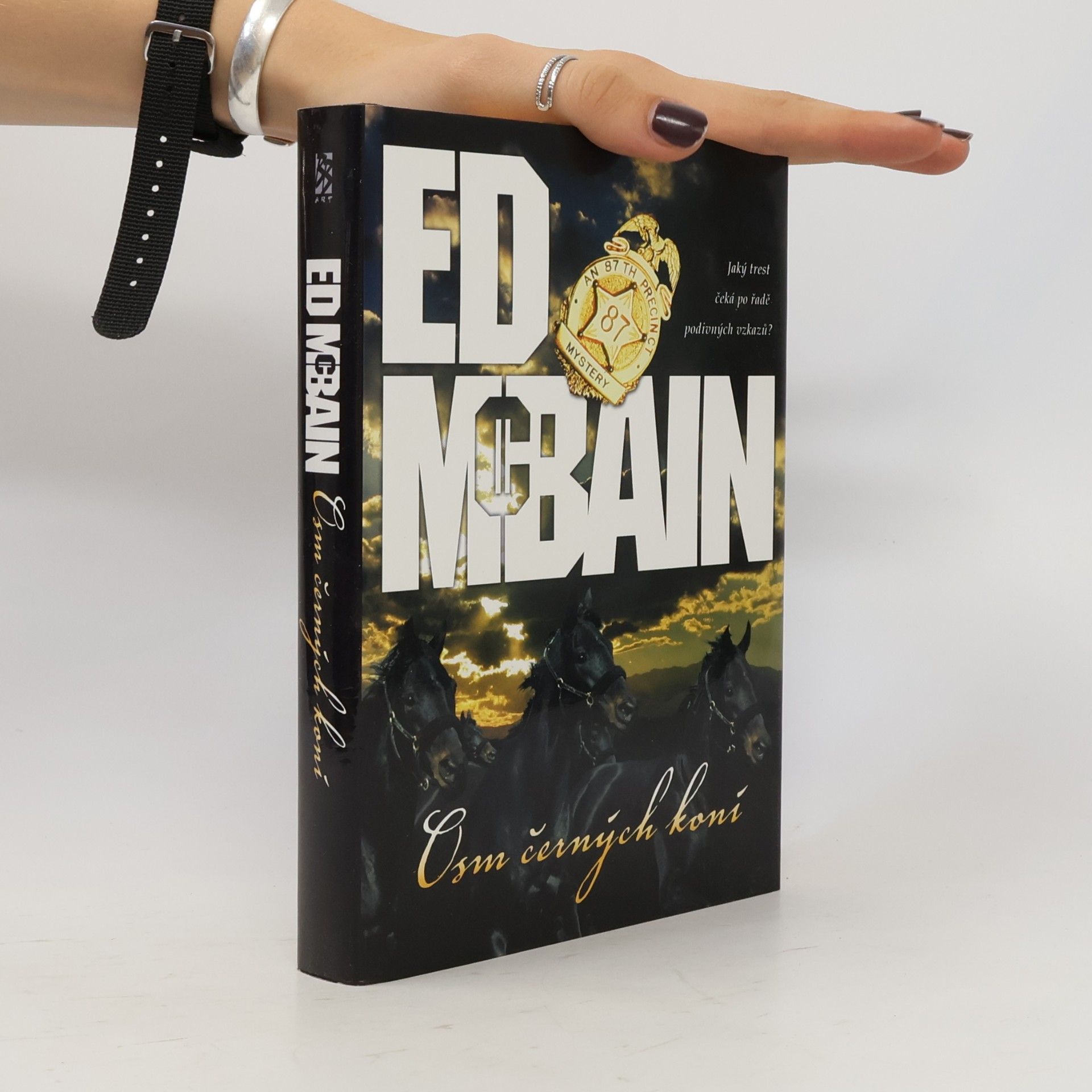 Ed McBain Osm černých koní : román z 87. revíru