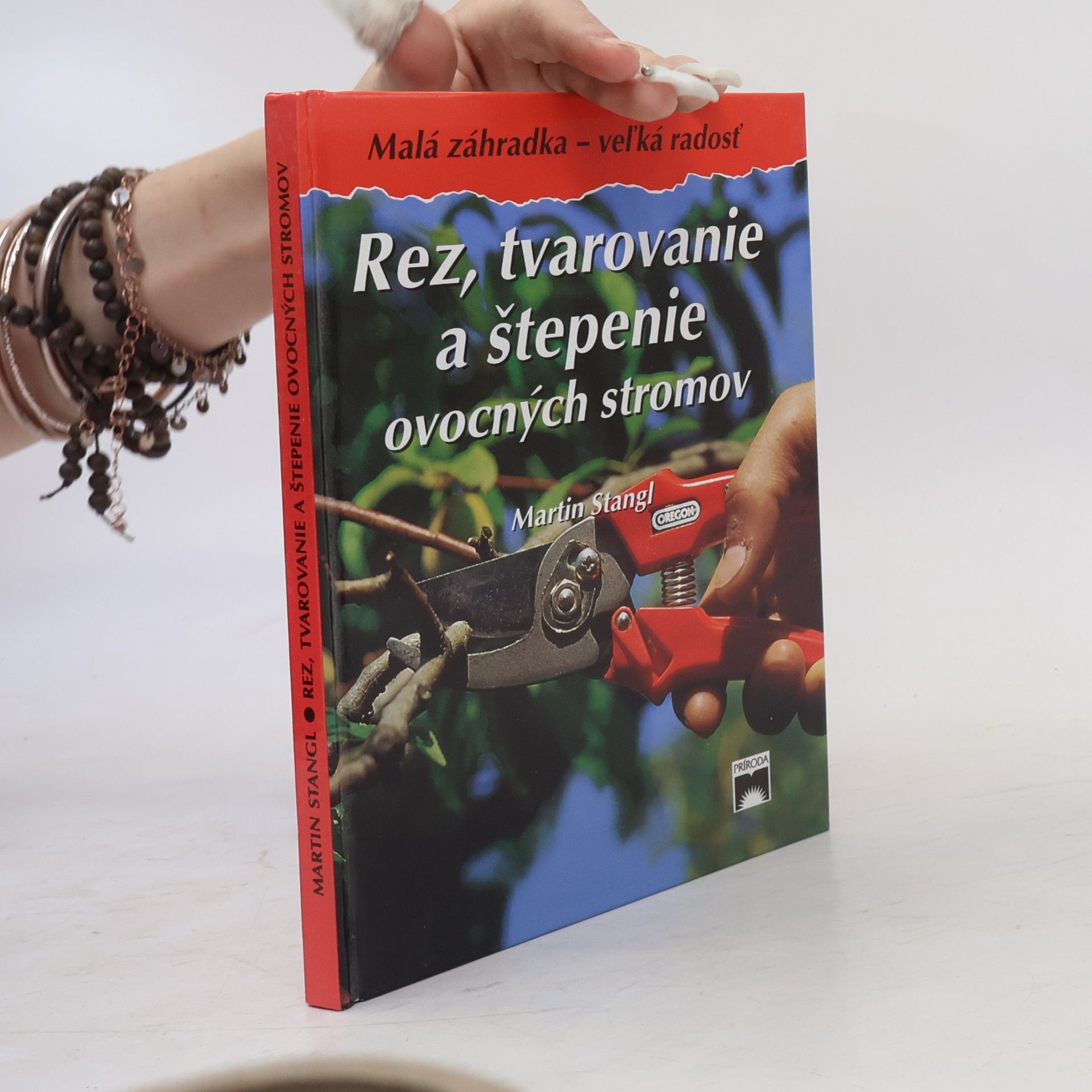 Rez, tvarovanie a štepenie ovocných stromov