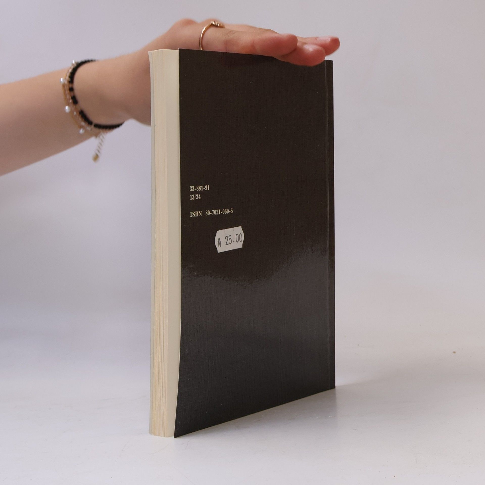 Gaston Leroux Dáma se sametovým náhrdelníkem