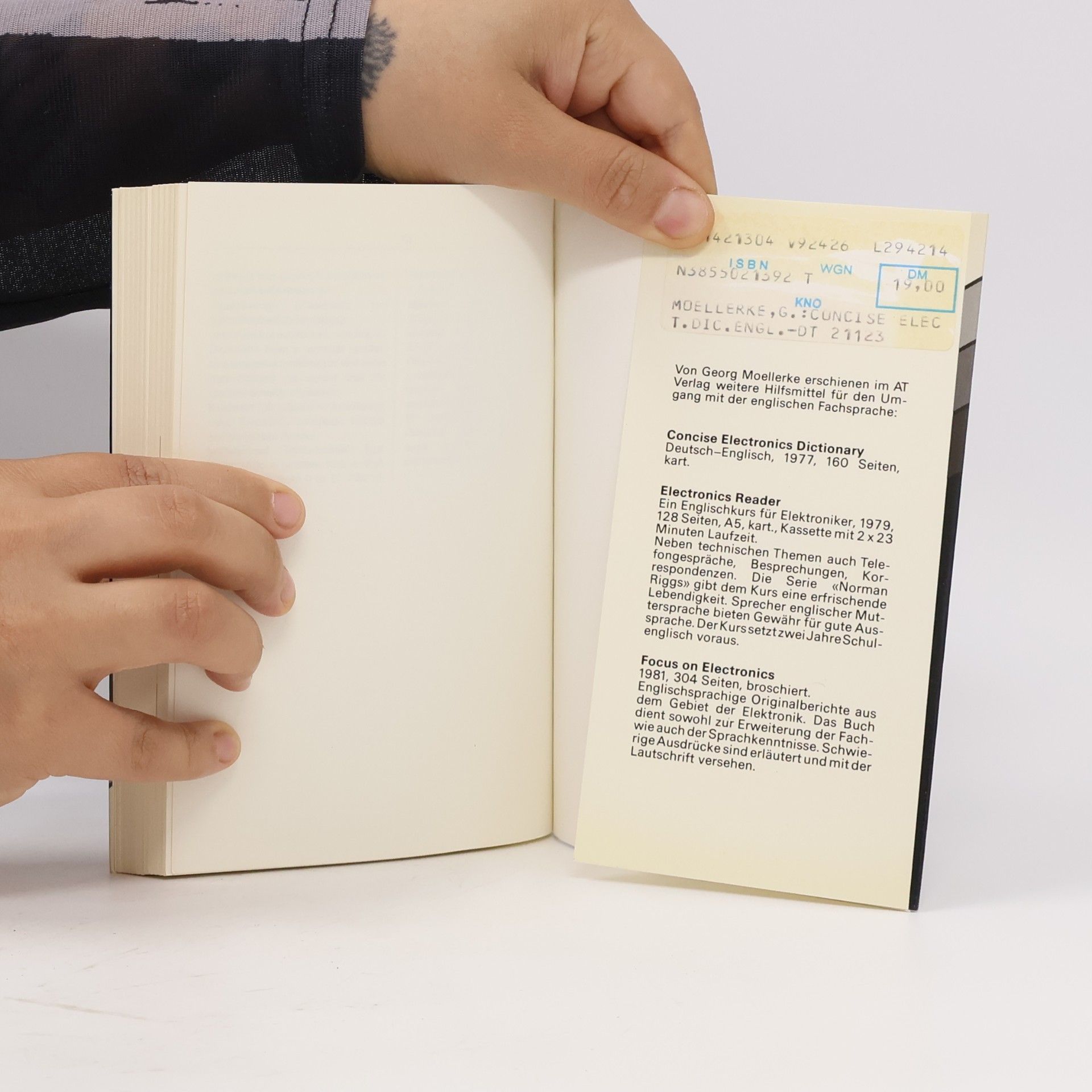 Georg Moellerke Concise electronics dictionary