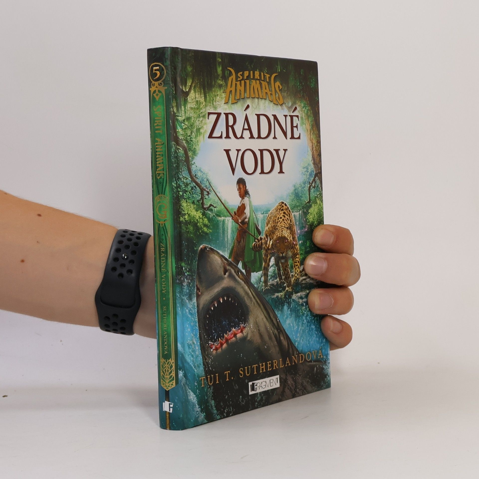 Tui Sutherland Zrádné vody