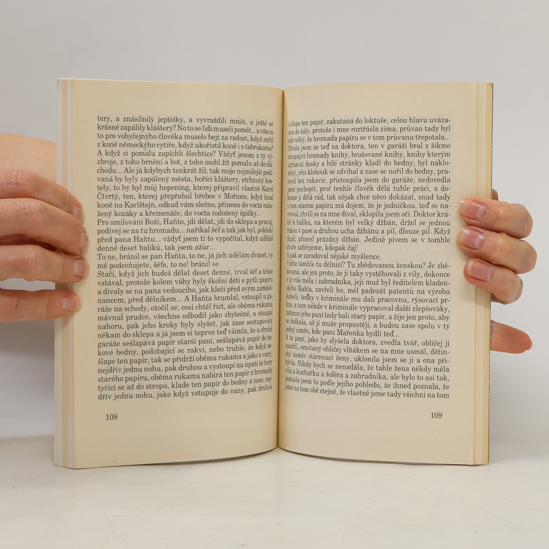 Bohumil Hrabal Svatby v domě. Dívčí románek. 1. díl trilogie