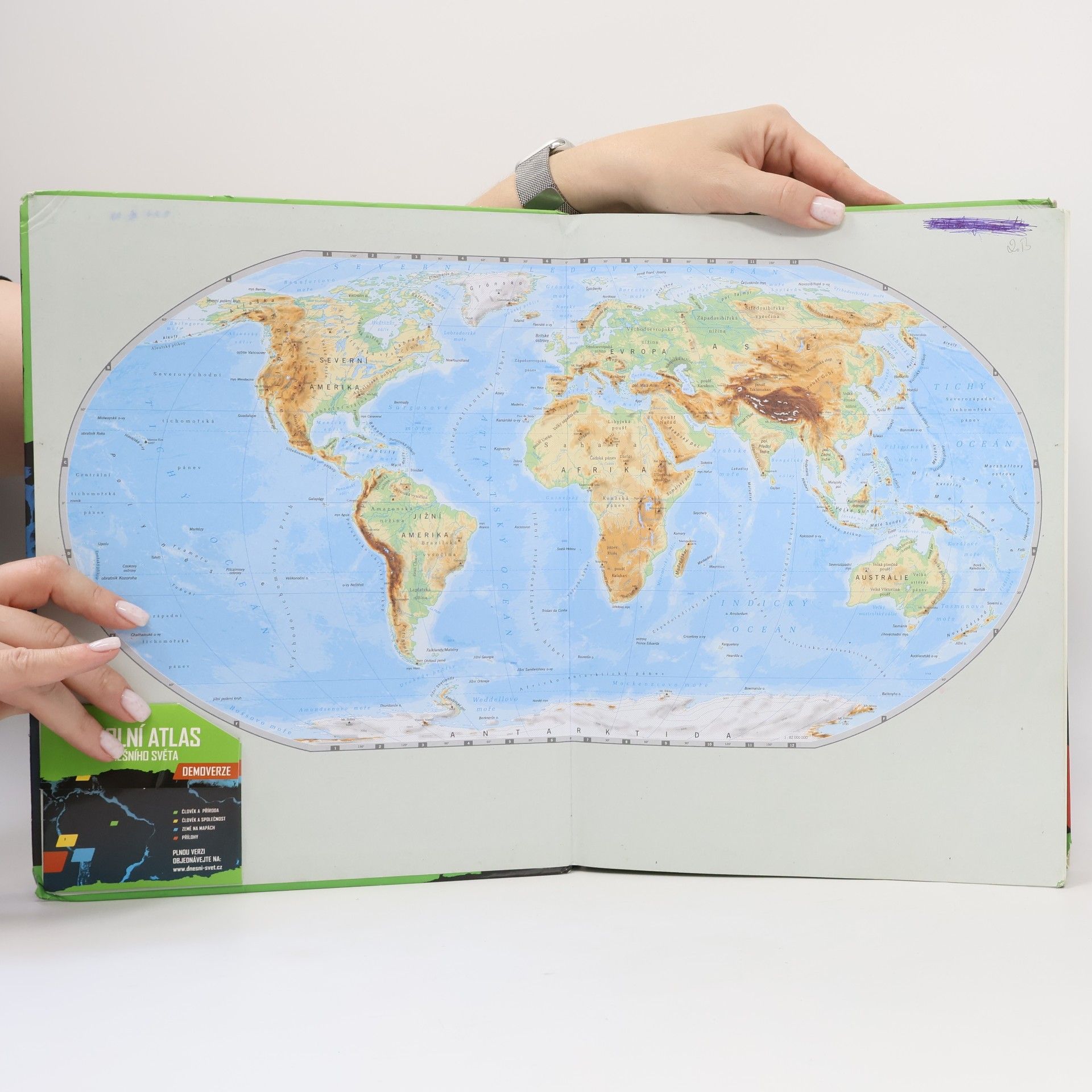 Martin Hanus Školní atlas dnešního světa