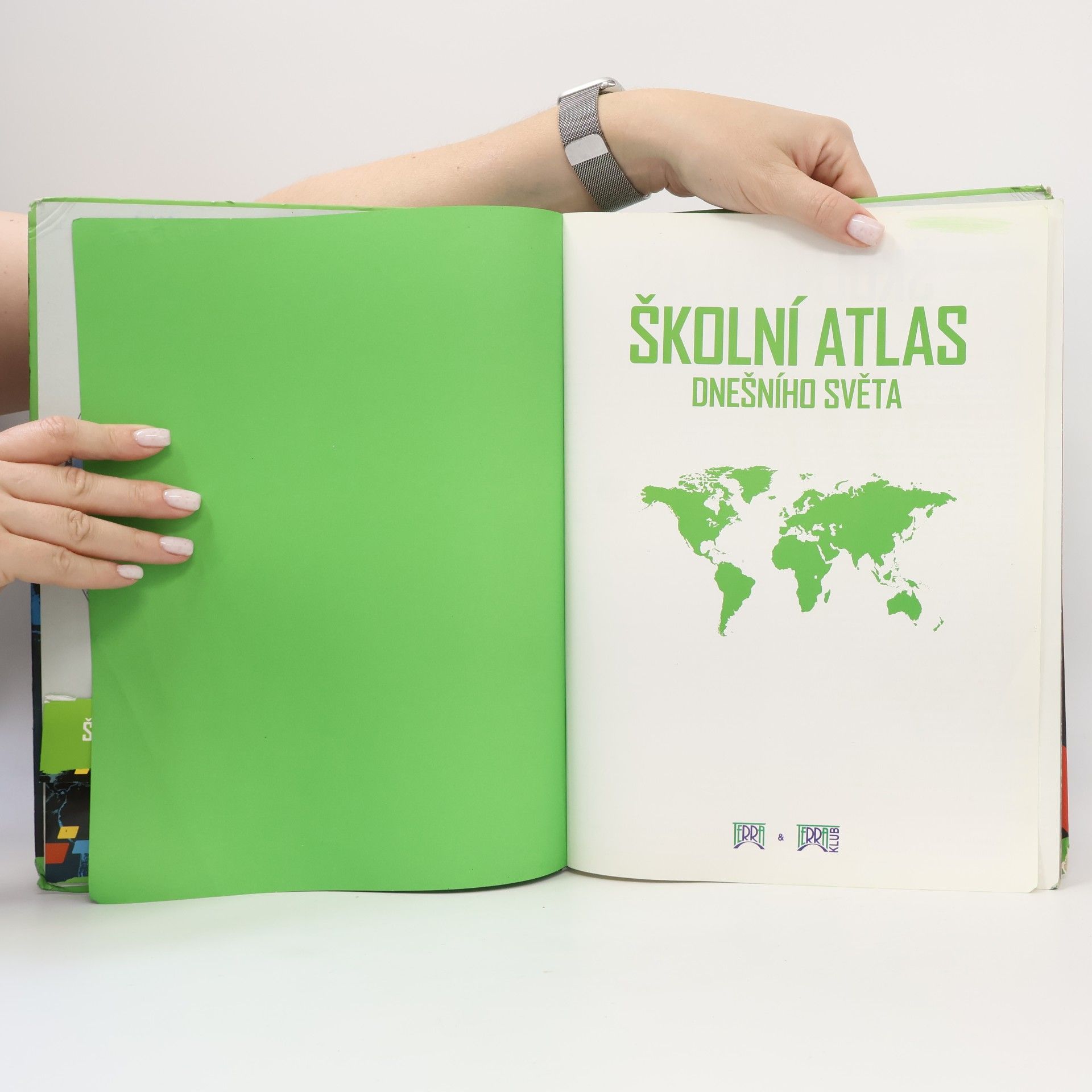 Martin Hanus Školní atlas dnešního světa