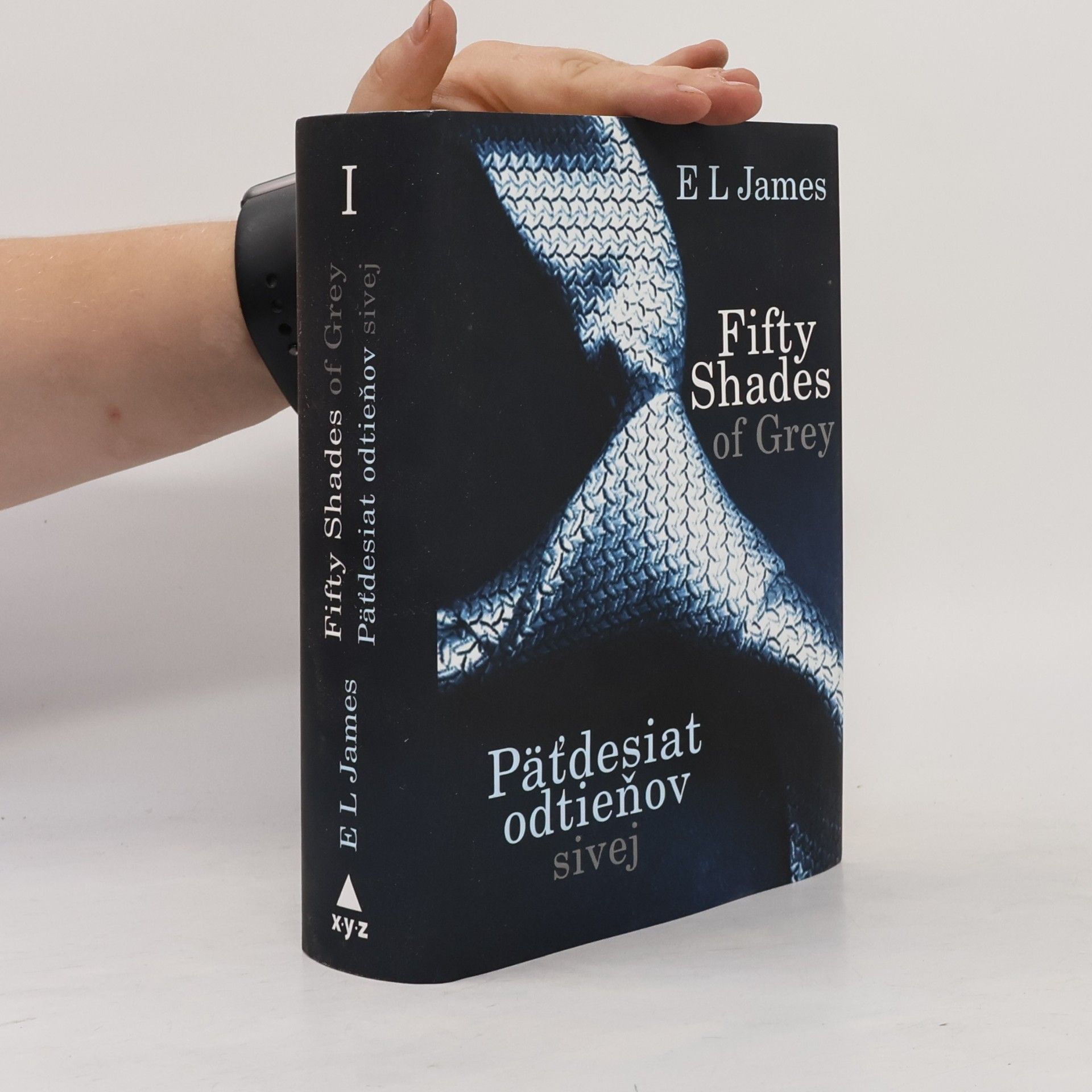 E. L. James Päťdesiat odtieňov sivej