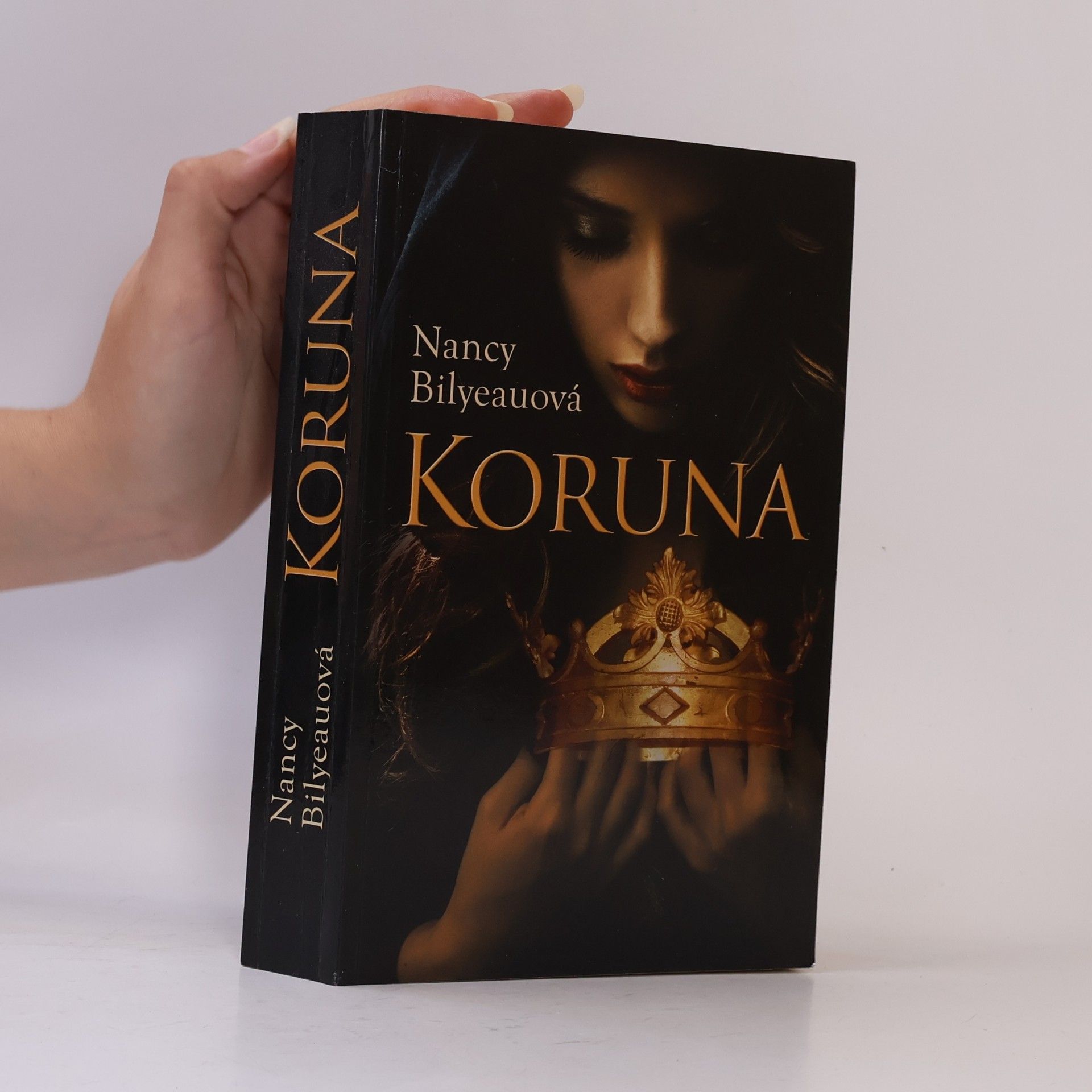 Nancy Bilyeau Koruna