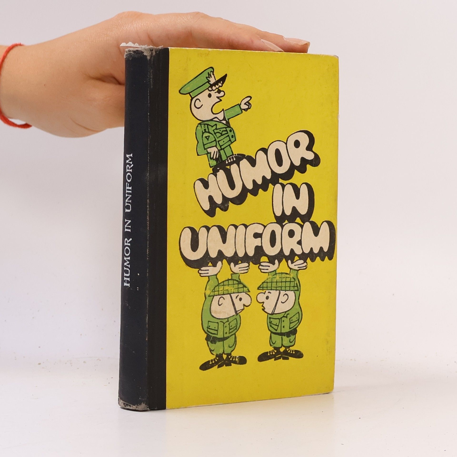 AA.VV. Humor in Uniform