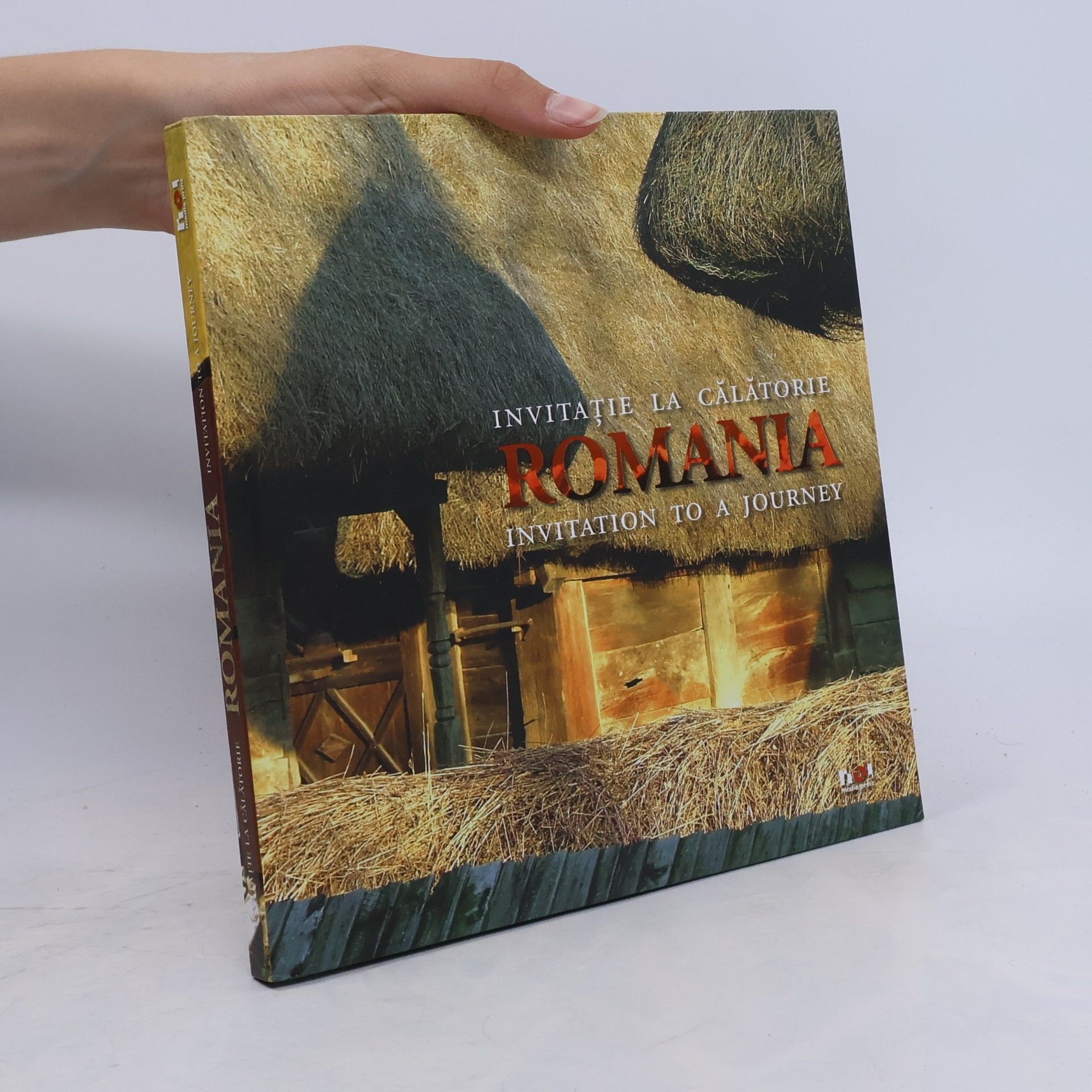 Dana Voiculescu Invitaţie la cǎlǎtorie Romania = Invitation to a journey Romania