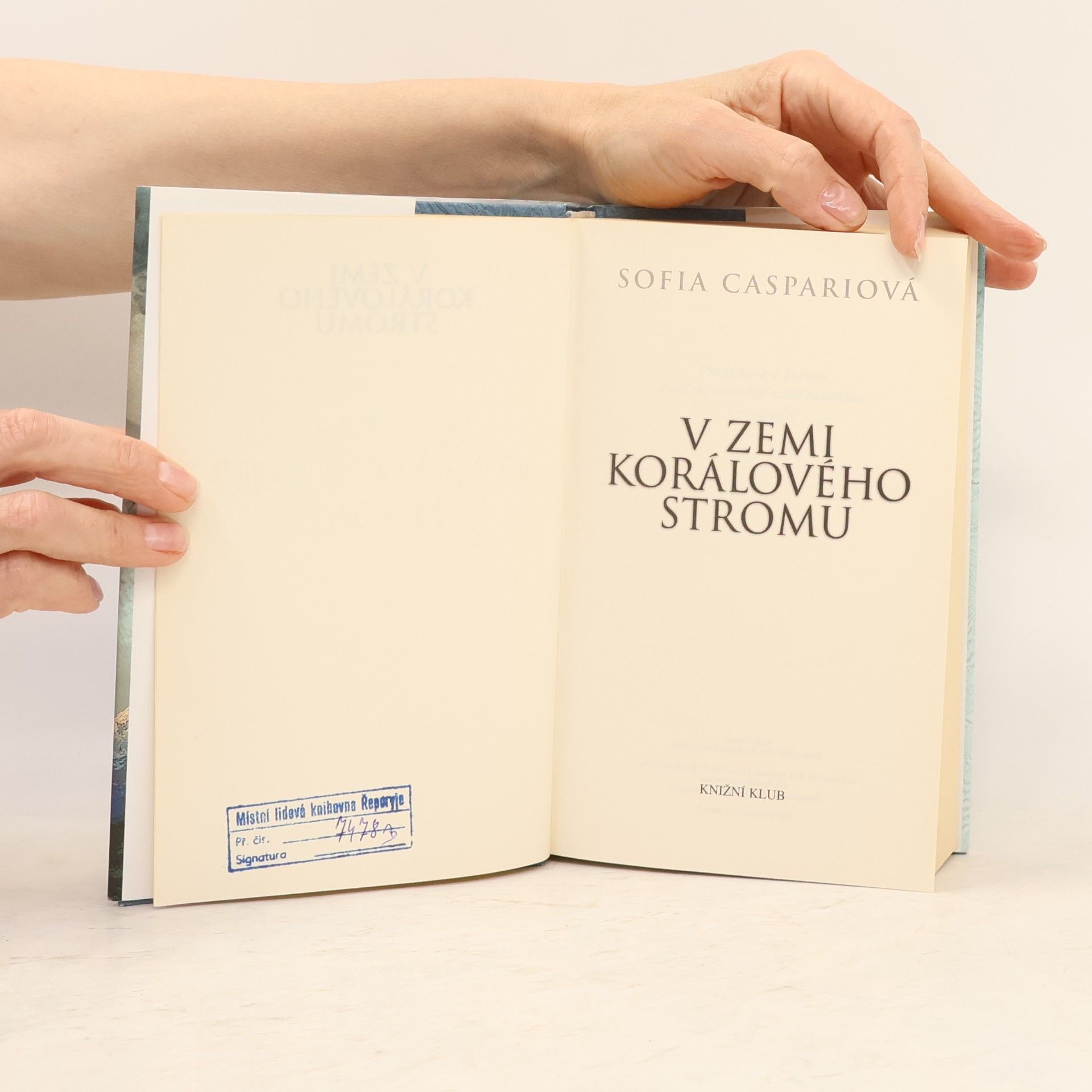 Sofia Caspari V zemi korálového stromu