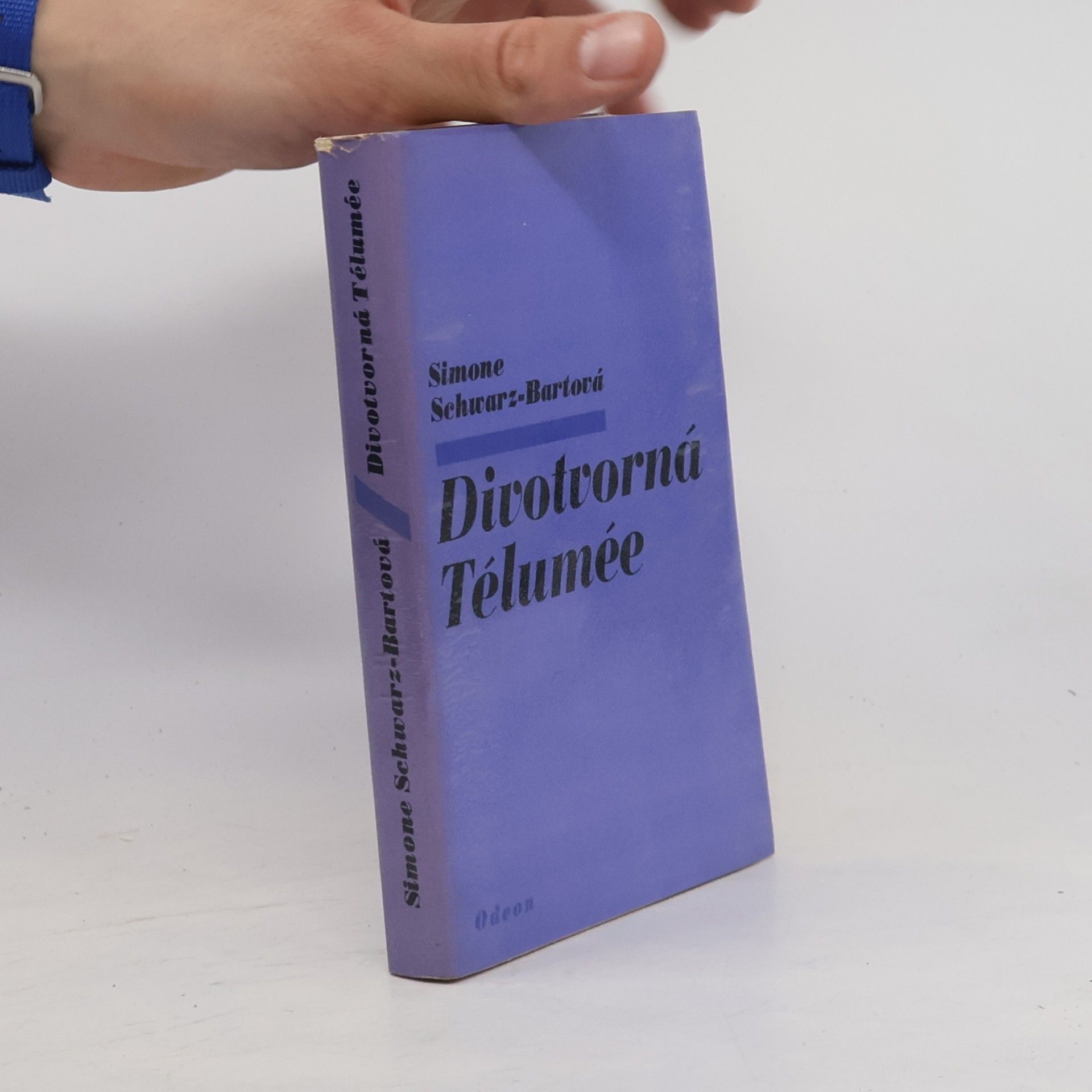 Simone Bártová Divotvorná Télumée