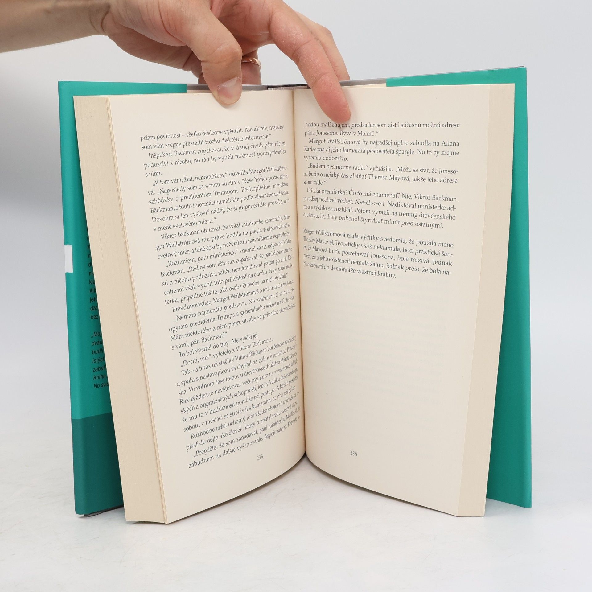 Jonas Jonasson Stojedenročný starček, ktorý sa obával, že priveľa myslí