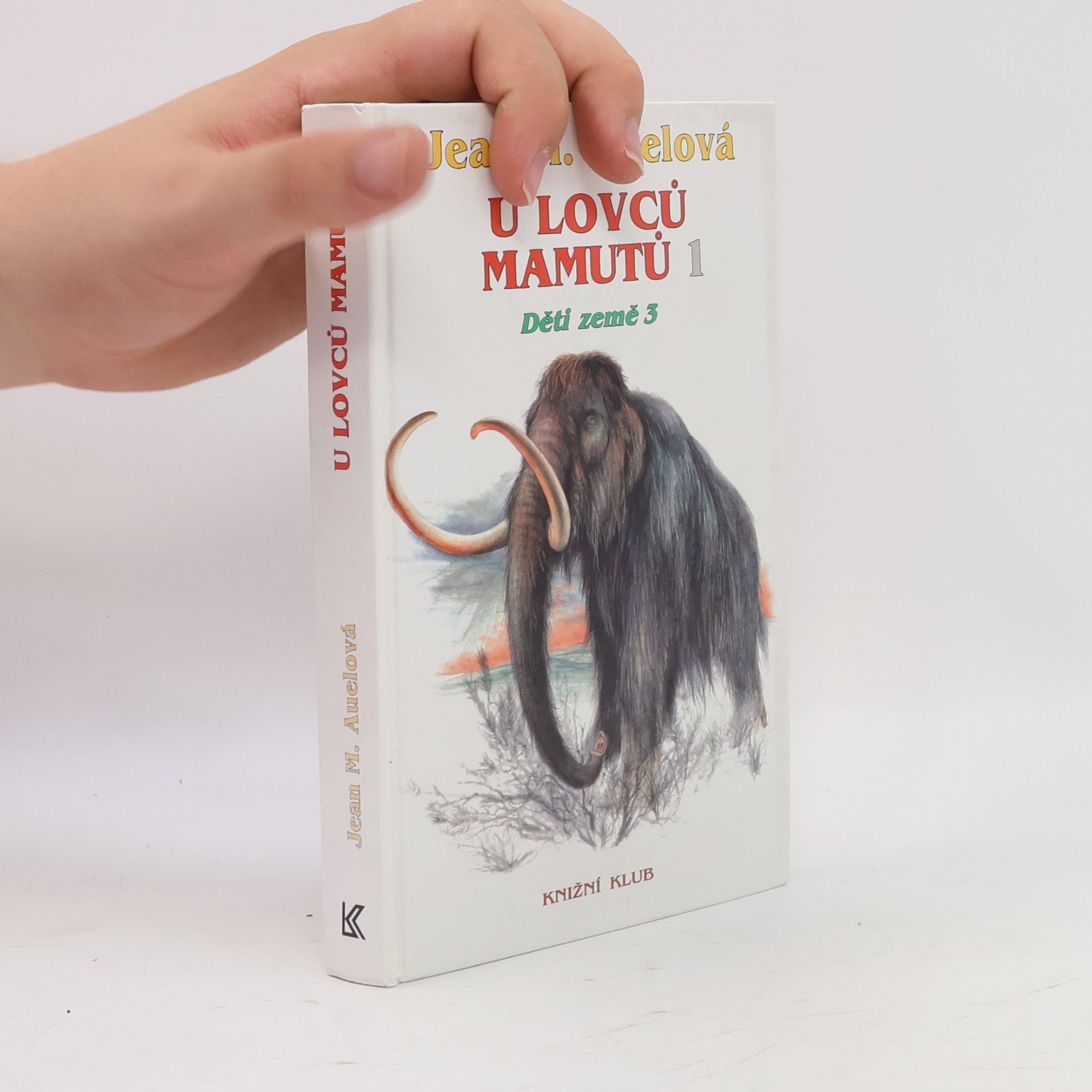 U lovců mamutů 1 : Děti země. 3