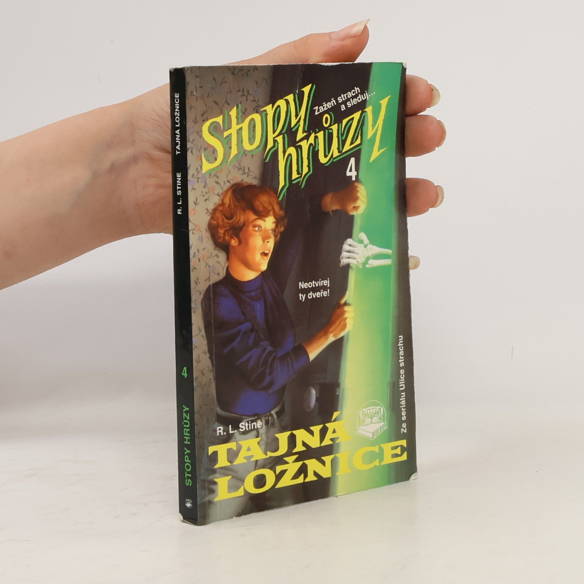 R. L. Stine Tajná ložnice. Stopy hrůzy 4.