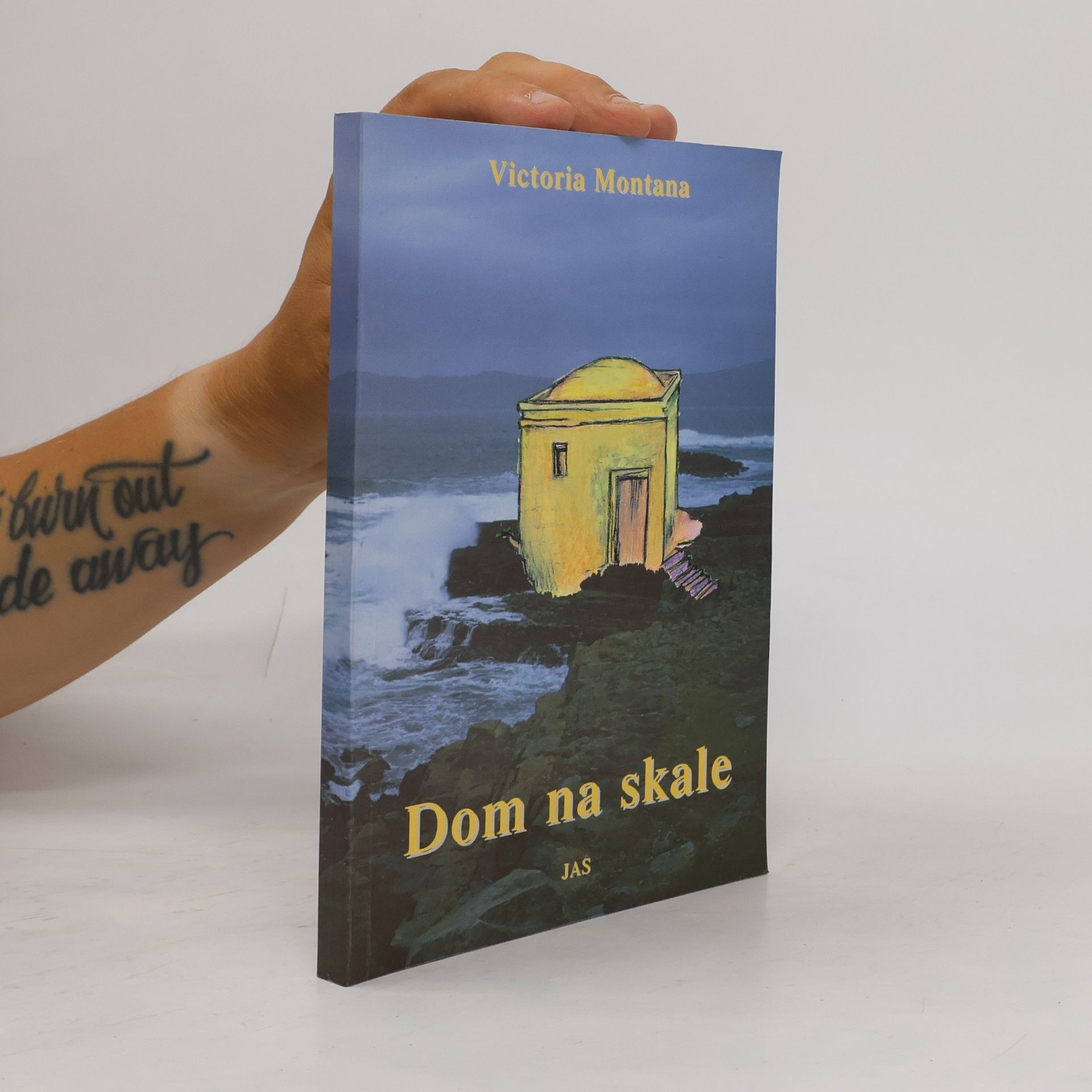 Victoria Montana Dom na skale