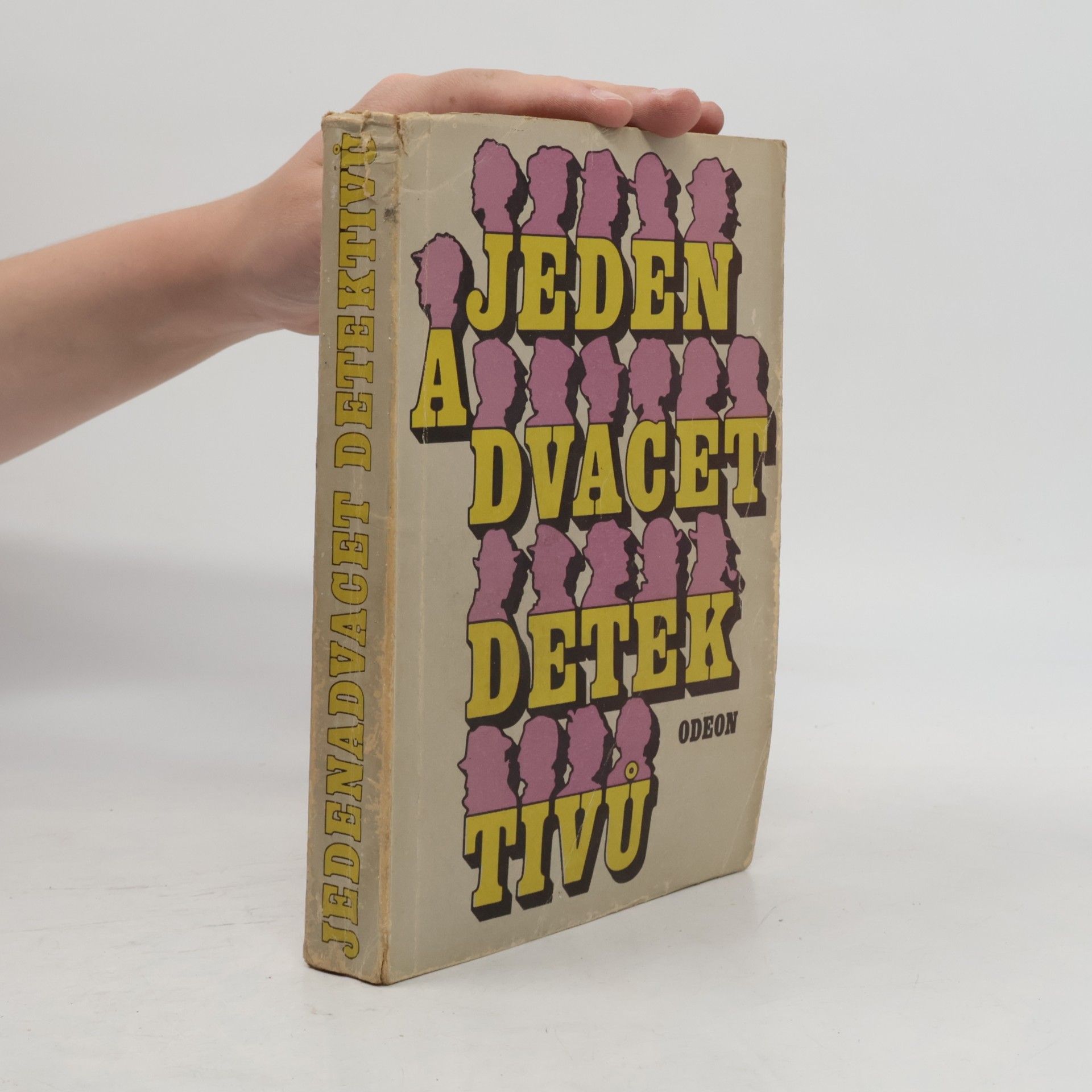 Eva Outratová Jeden a dvacet detektivů