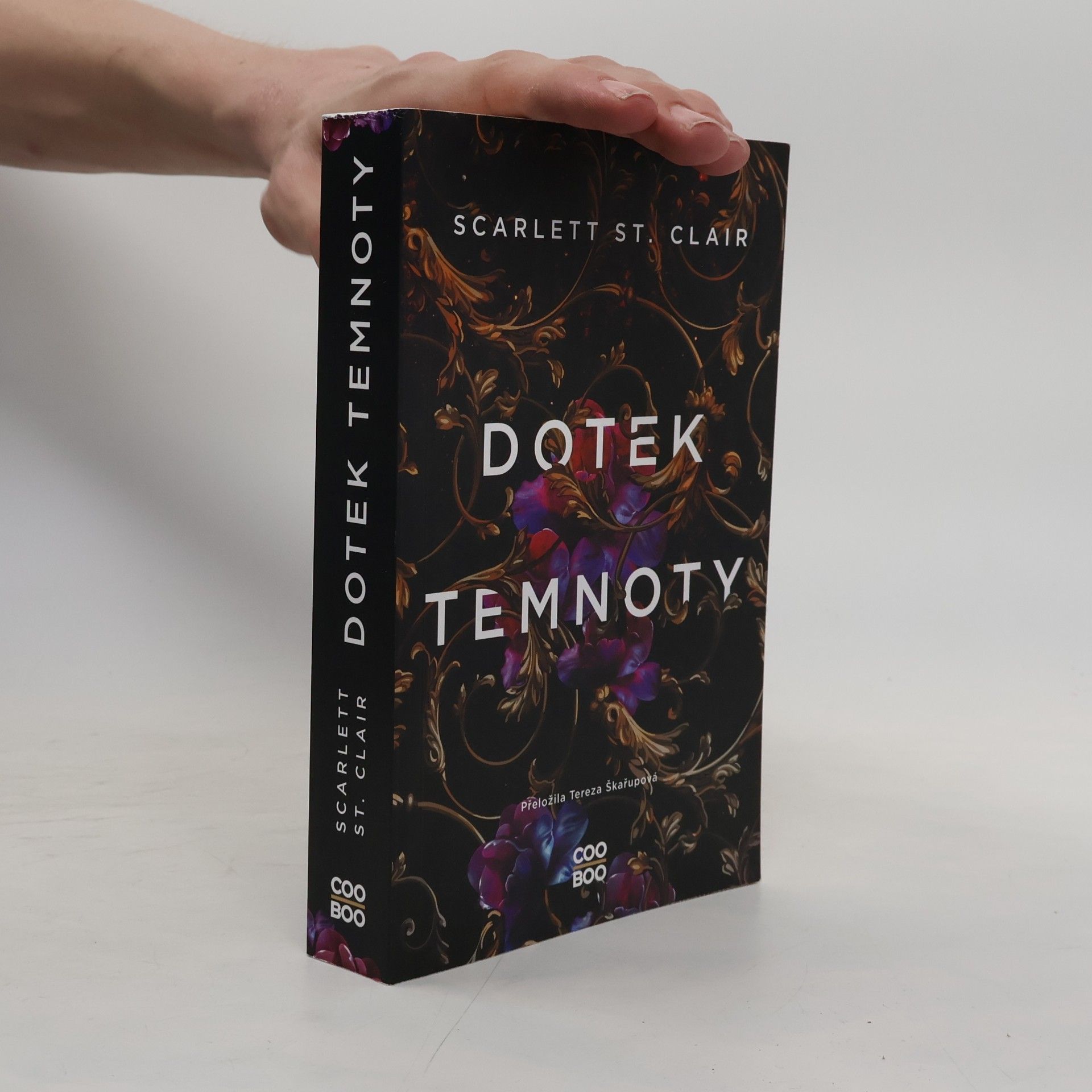 Scarlett St. Clair Dotek temnoty