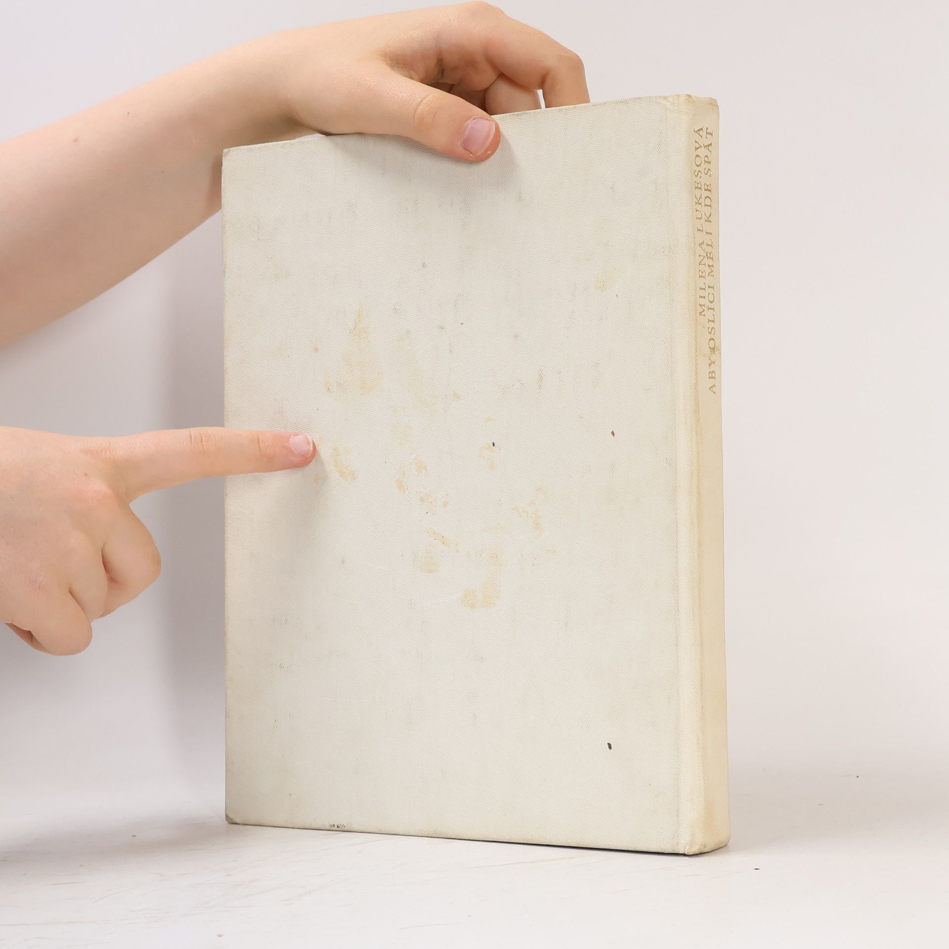 Milena Lukešová Aby oslíci měli kde spát