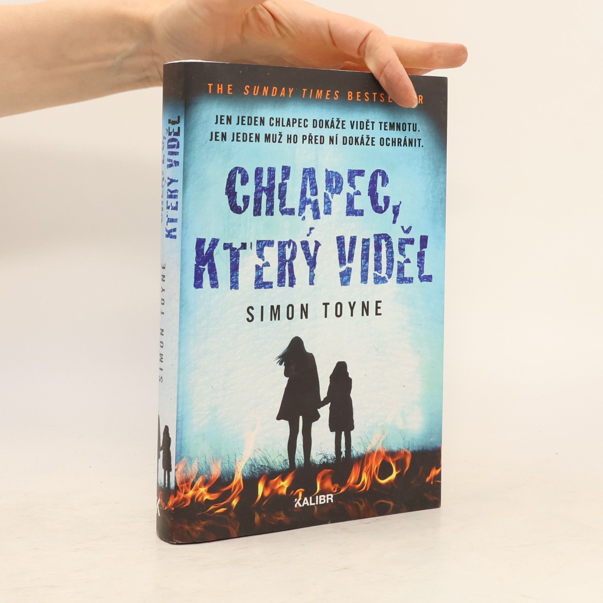 Simon Toyne Chlapec, který viděl