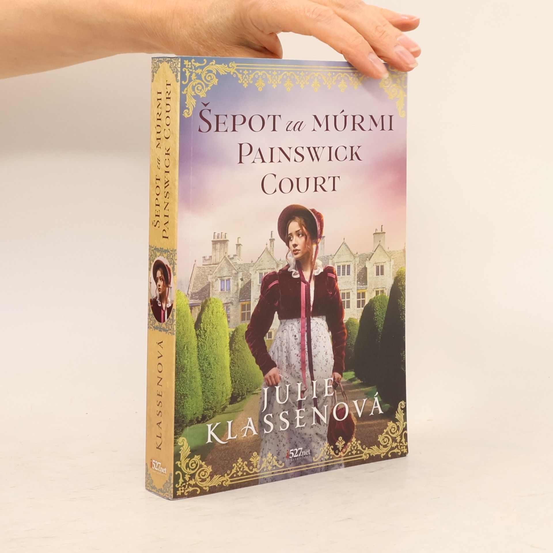 Šepot za múrmi Painswick Court