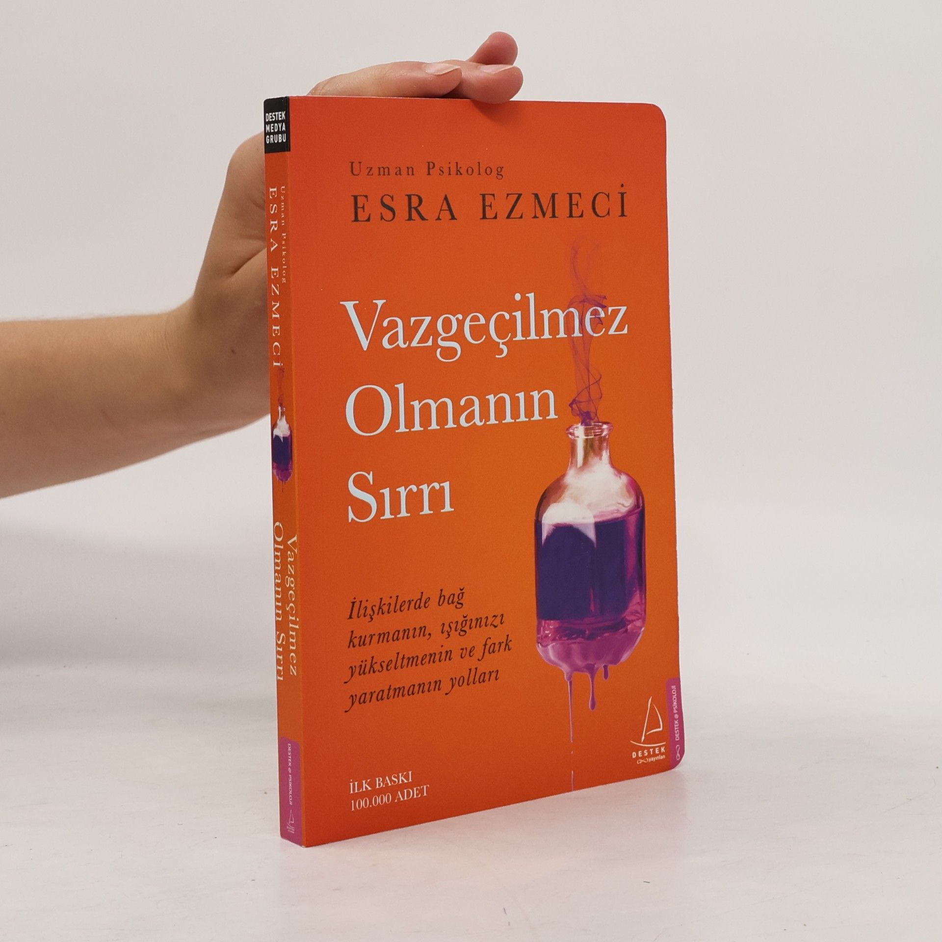 Esra Ezmeci Vazgeçilmez Olmanın Sırrı