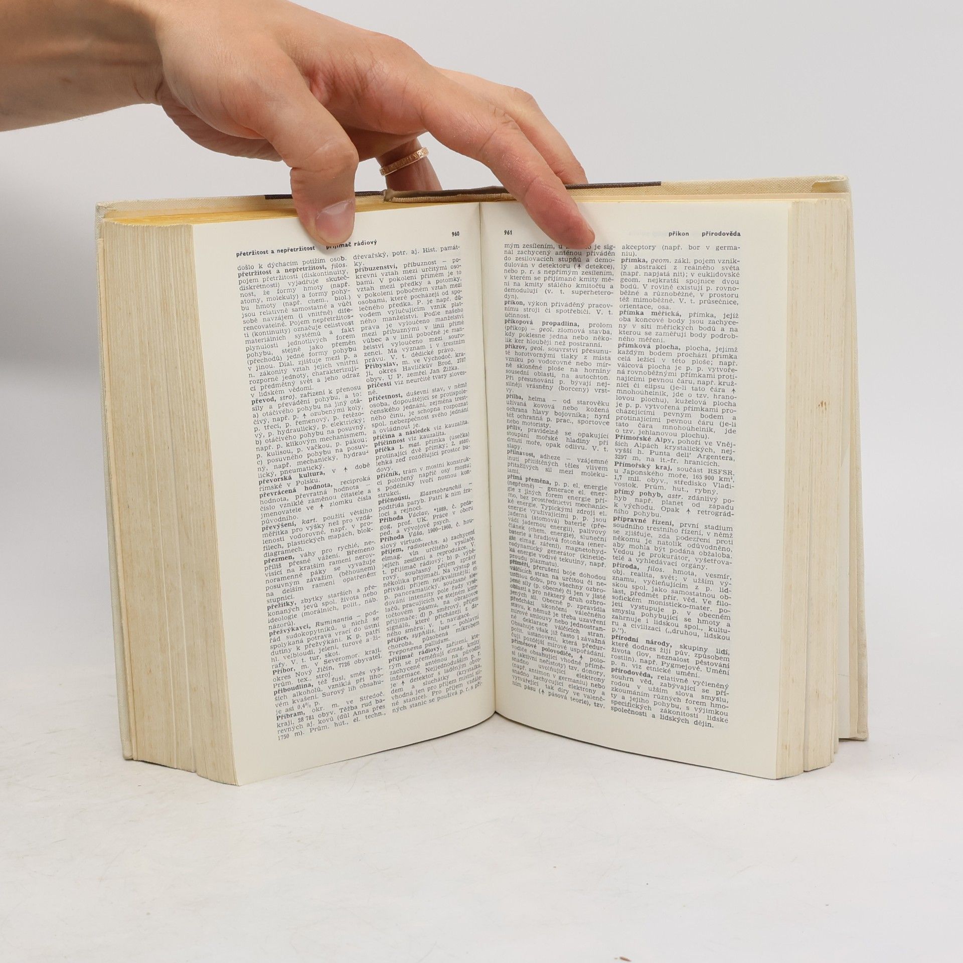 Autores varios Malý encyklopedický slovník A-Ž