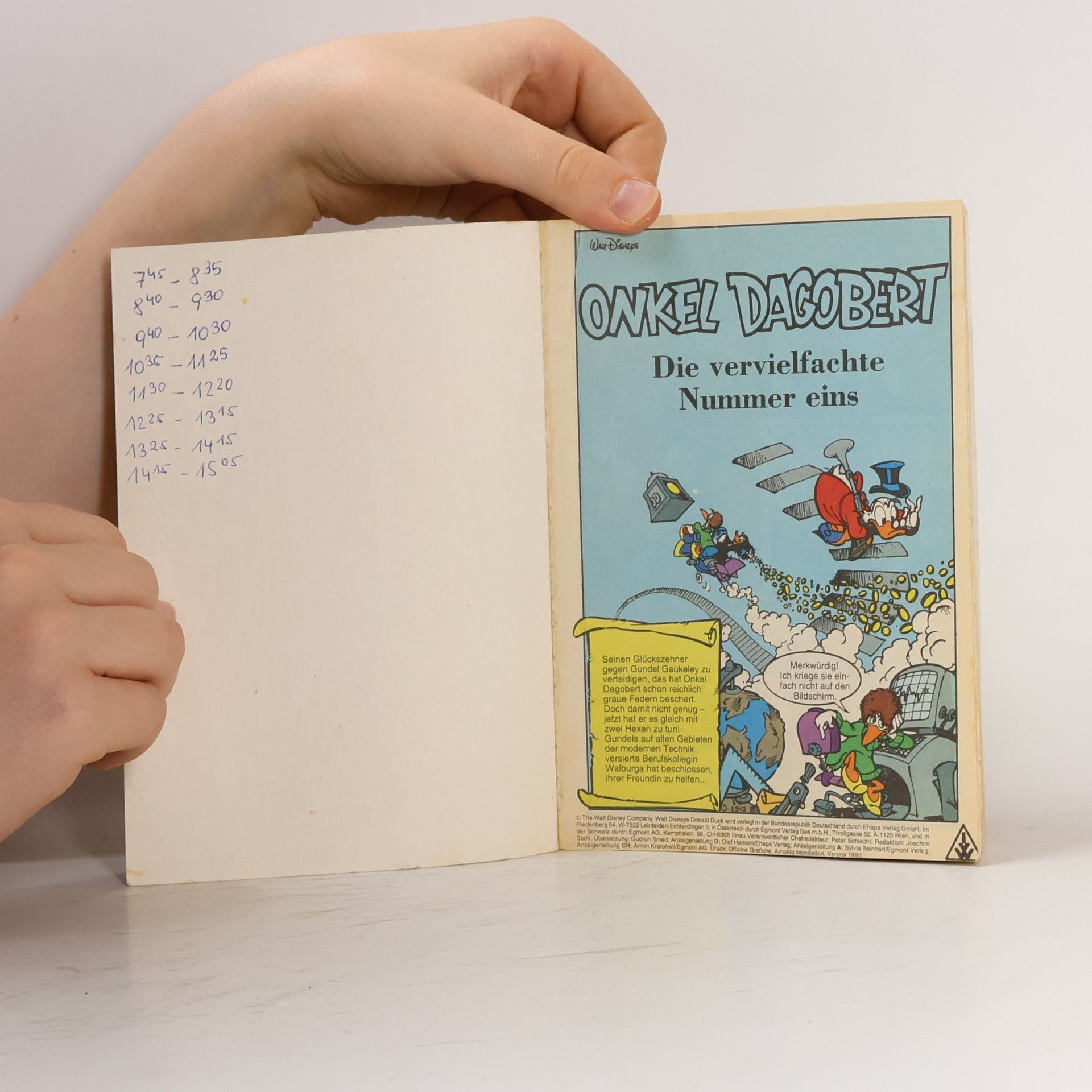 Autorenkollektiv Donald Duck 48 : Zwischen zwei Fahnen