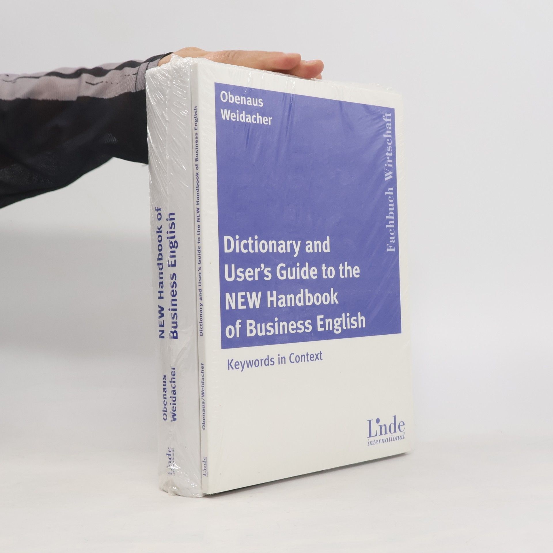 Josef Weidacher New handbook of business English : keywords in context