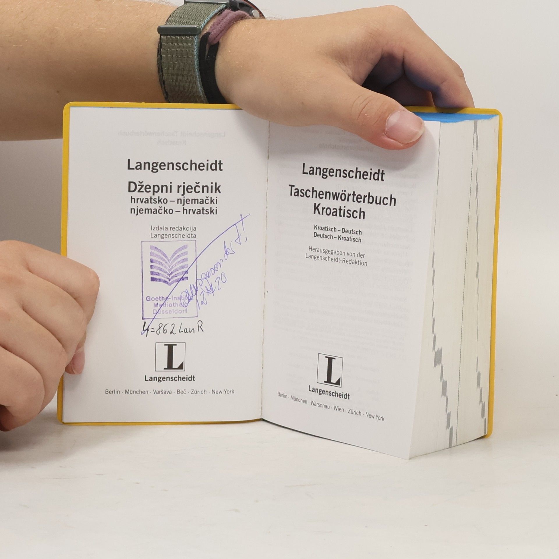 Günther Tutschke Langenscheidts Taschenwörterbuch Kroatisch