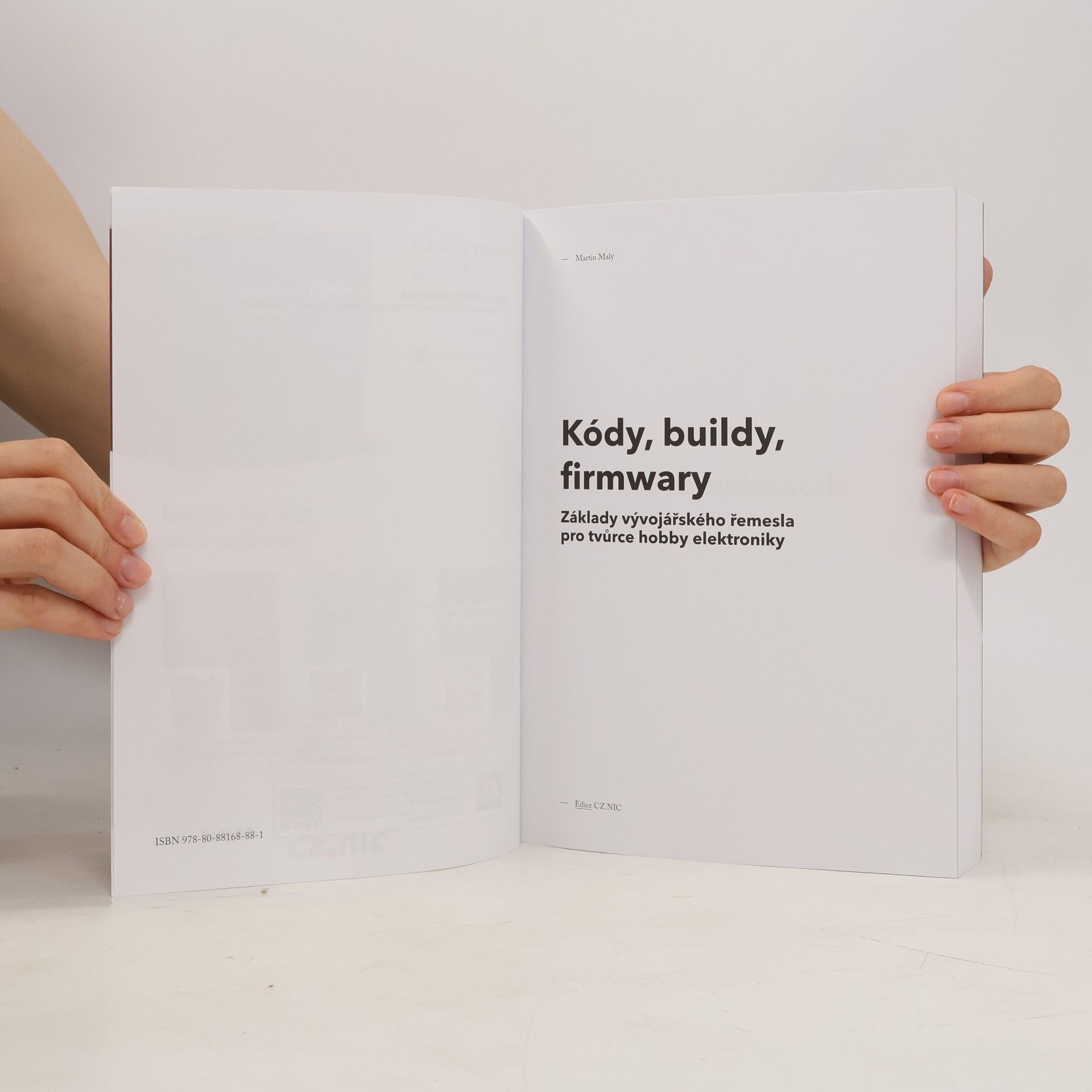 Martin Malý Edice CZ.NIC: Kódy, buildy, firmwary