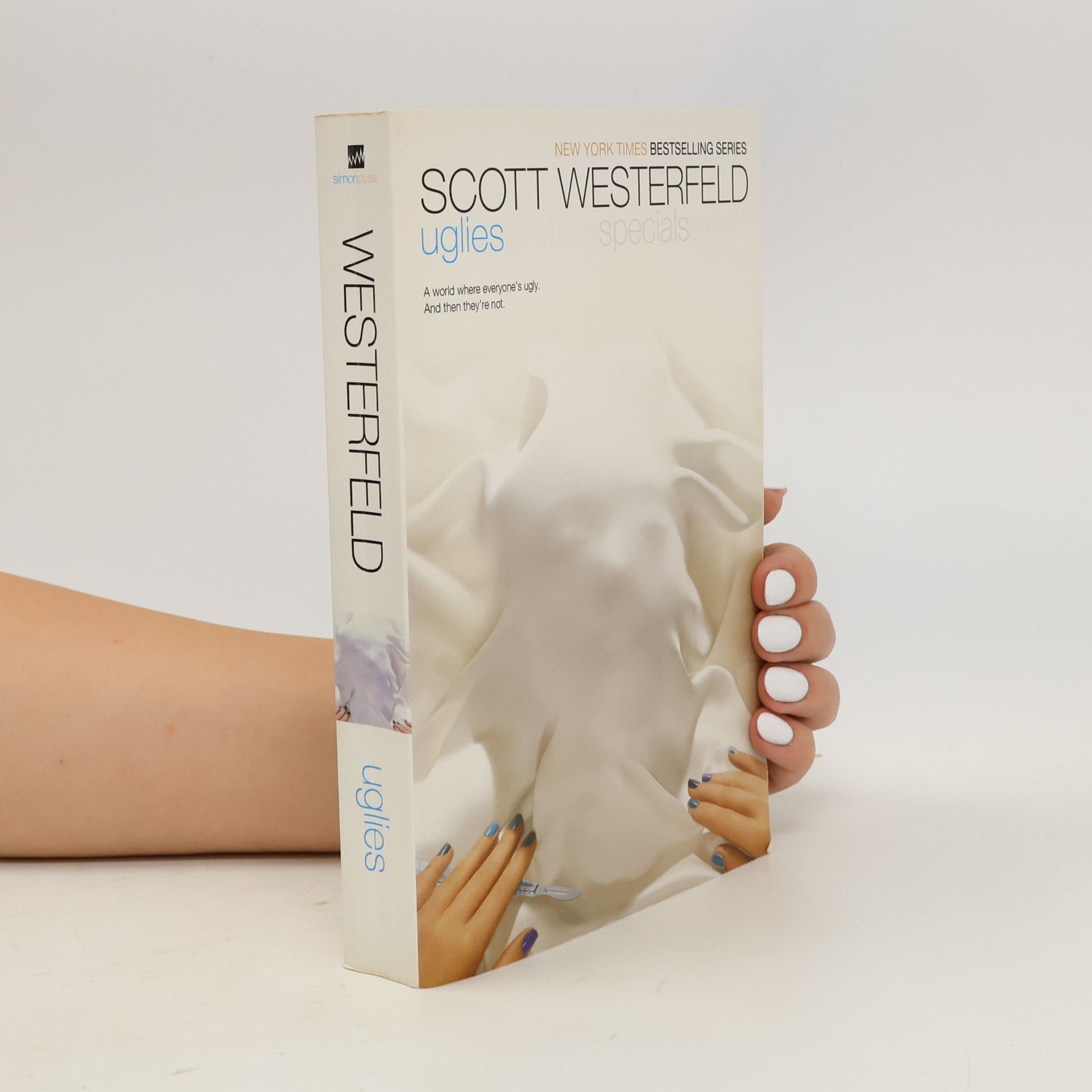 Scott Westerfeld Uglies