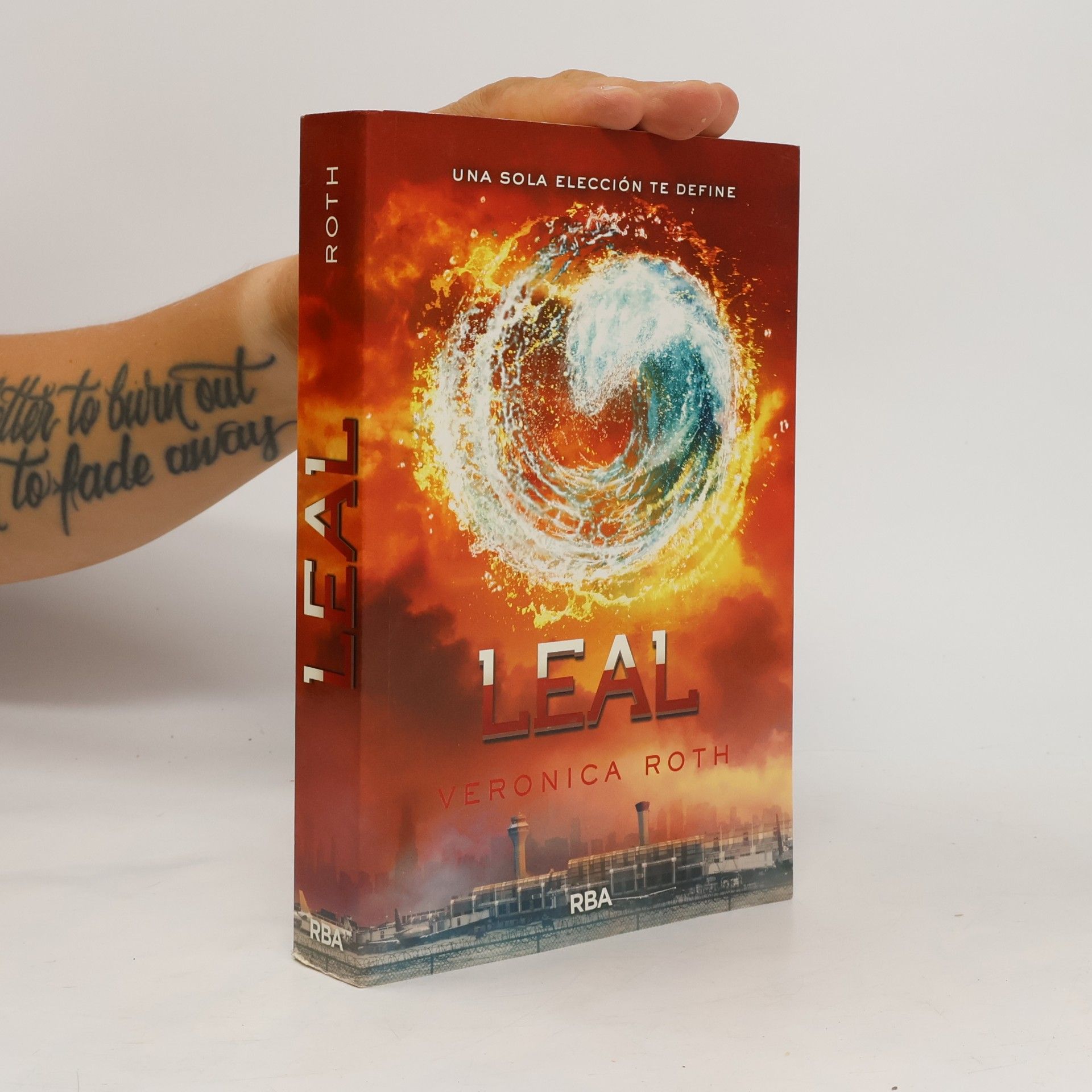 Veronica Roth Leal