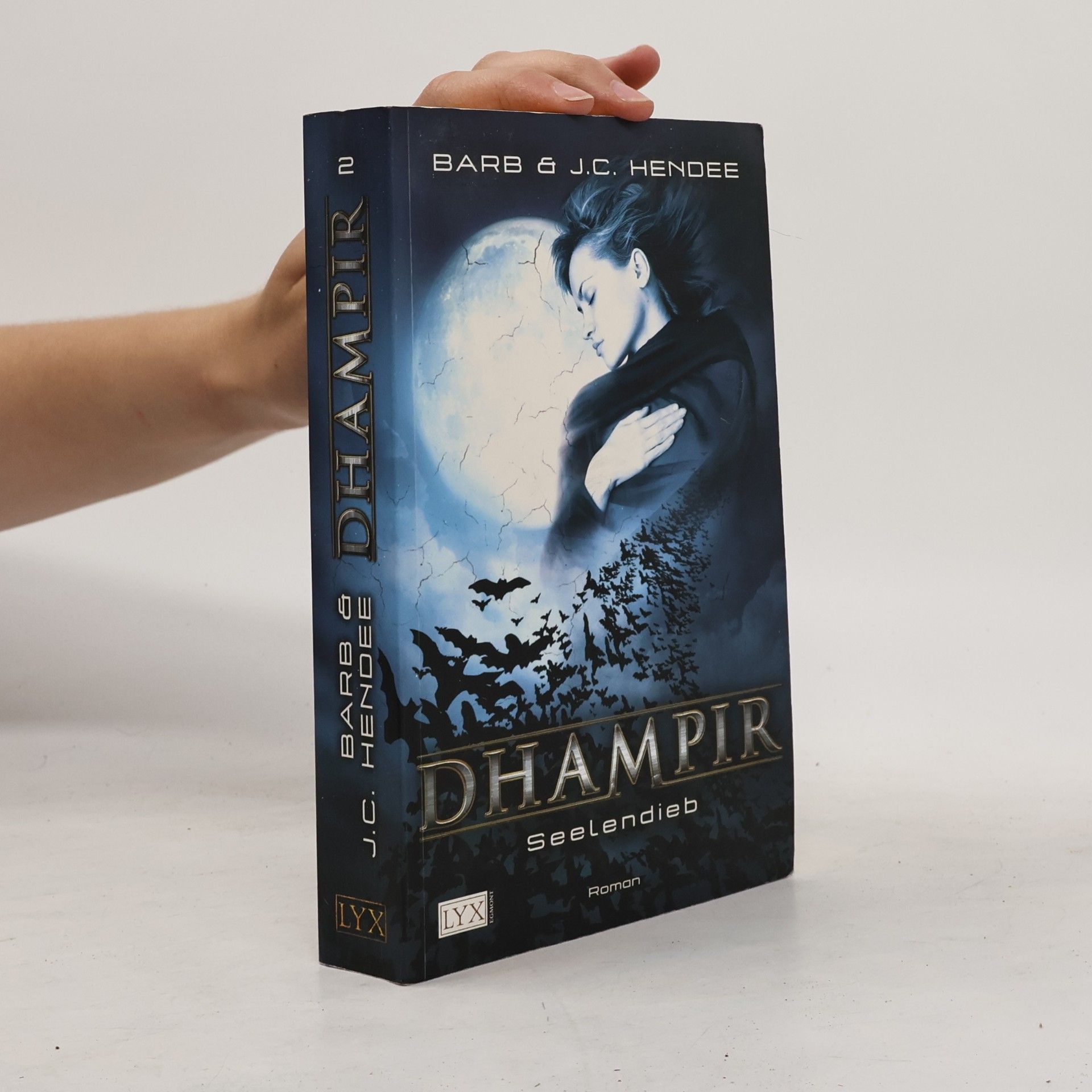 Barb Hendee Dhampir