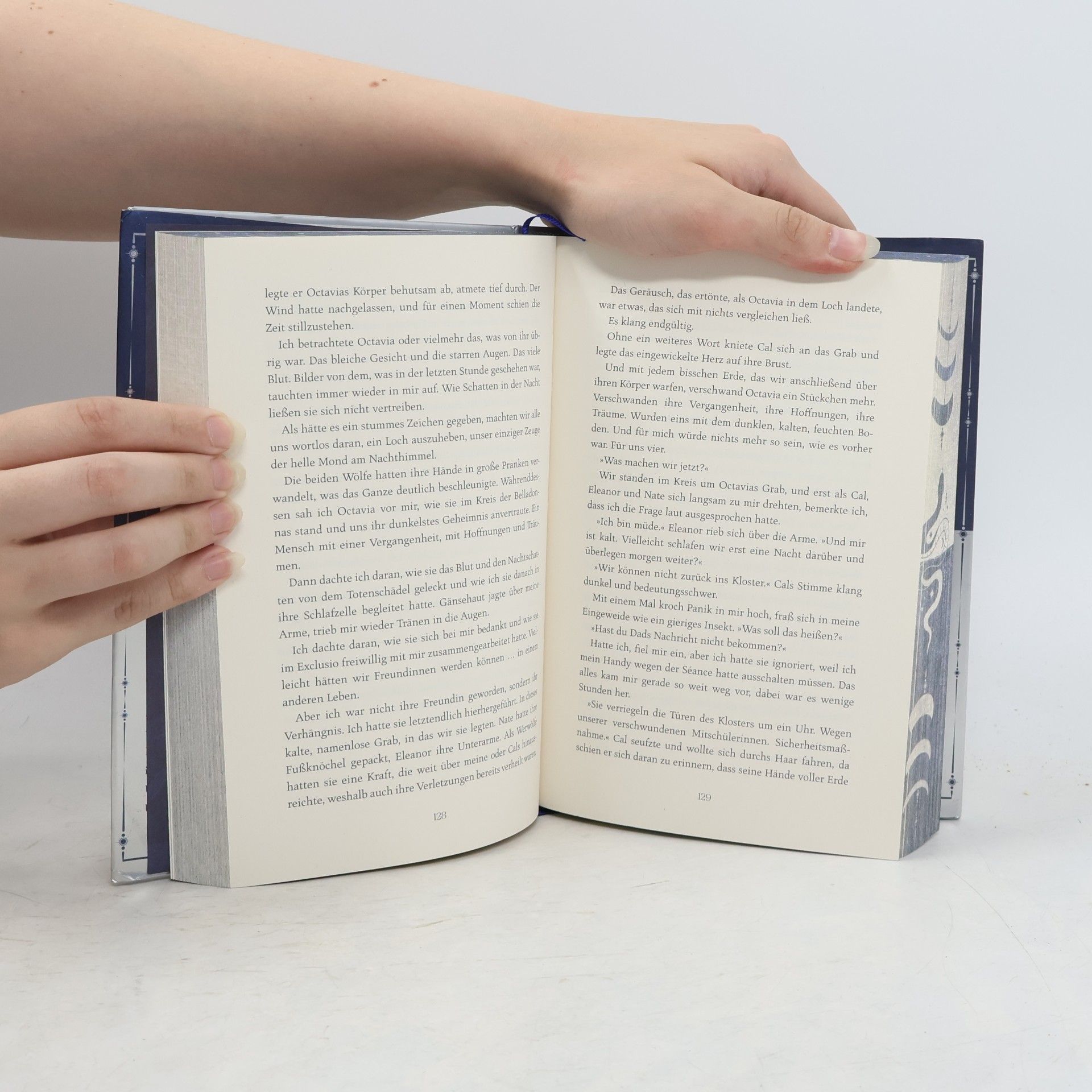 Beril Kehribar School of Darkness - 1: Where the Night Falls: Schmuckausgabe mit Lesebändchen und limitiertem Motiv-Farbschnitt